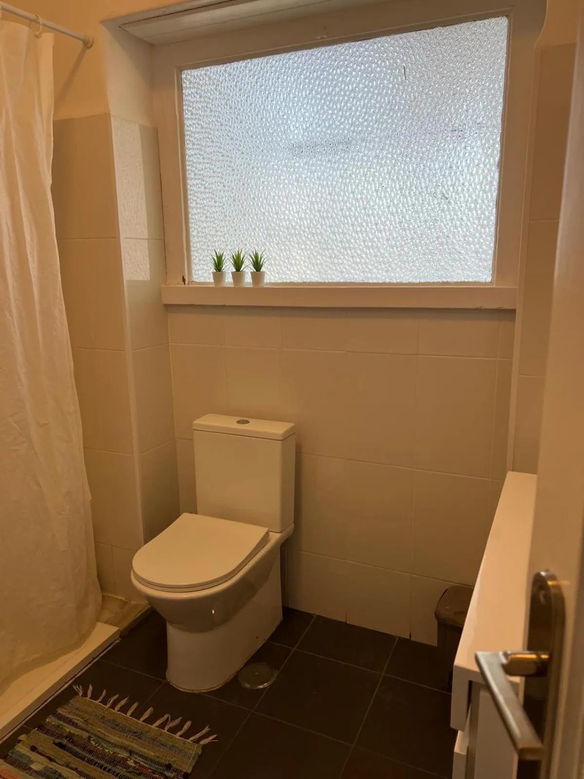 Bathroom in Alvalade II Airport Guest House