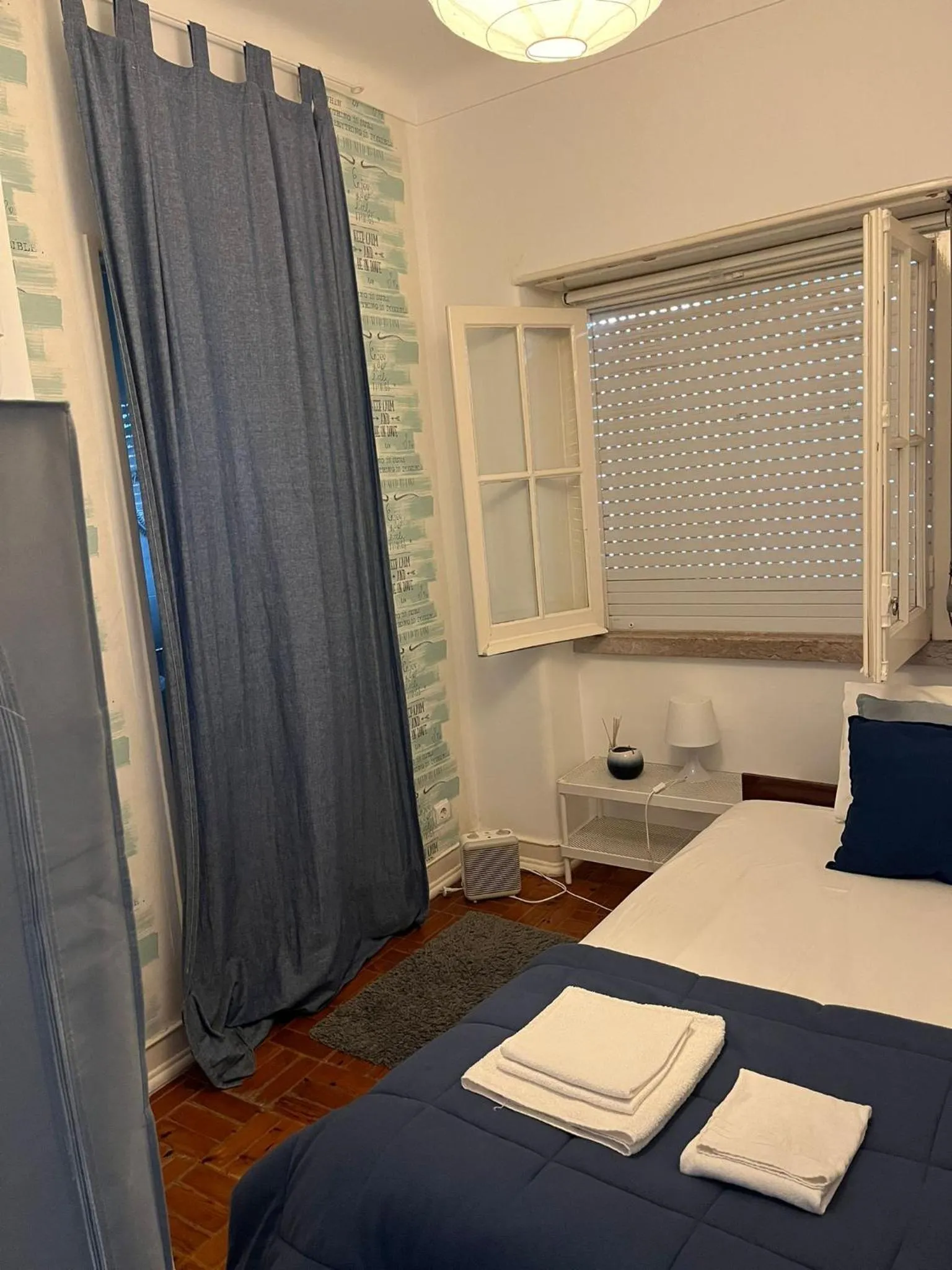 Bedroom, Bed in Alvalade II Airport Guest House