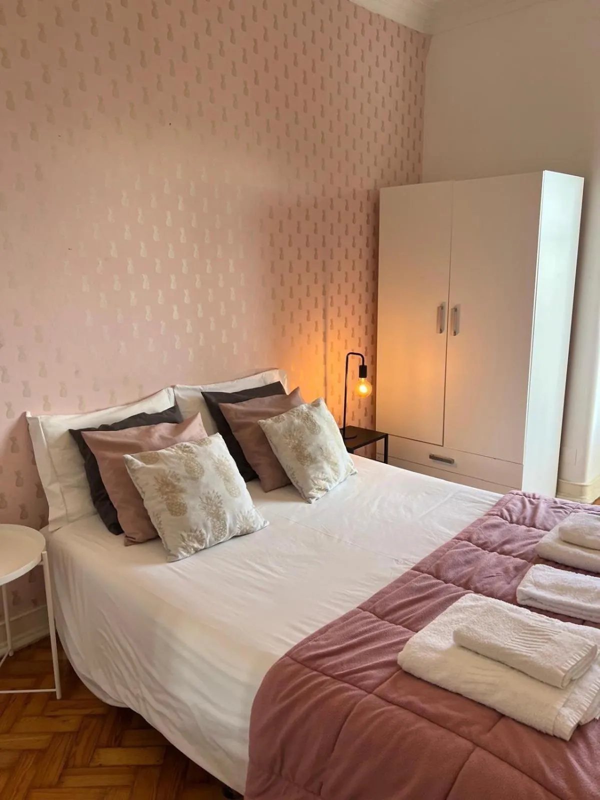 Bed in Alvalade II Airport Guest House