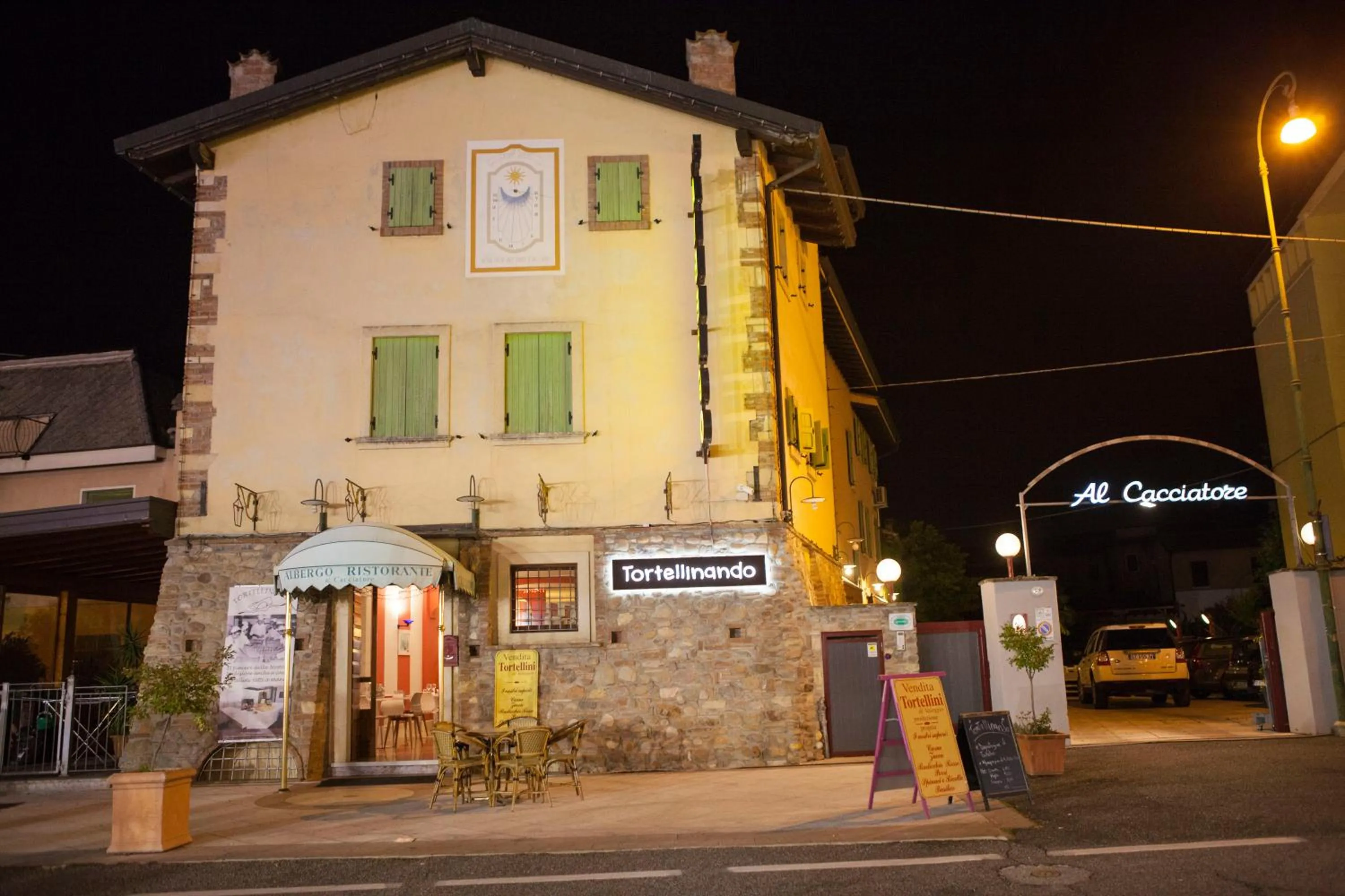 Facade/entrance in Albergo Al Cacciatore Tortellinando