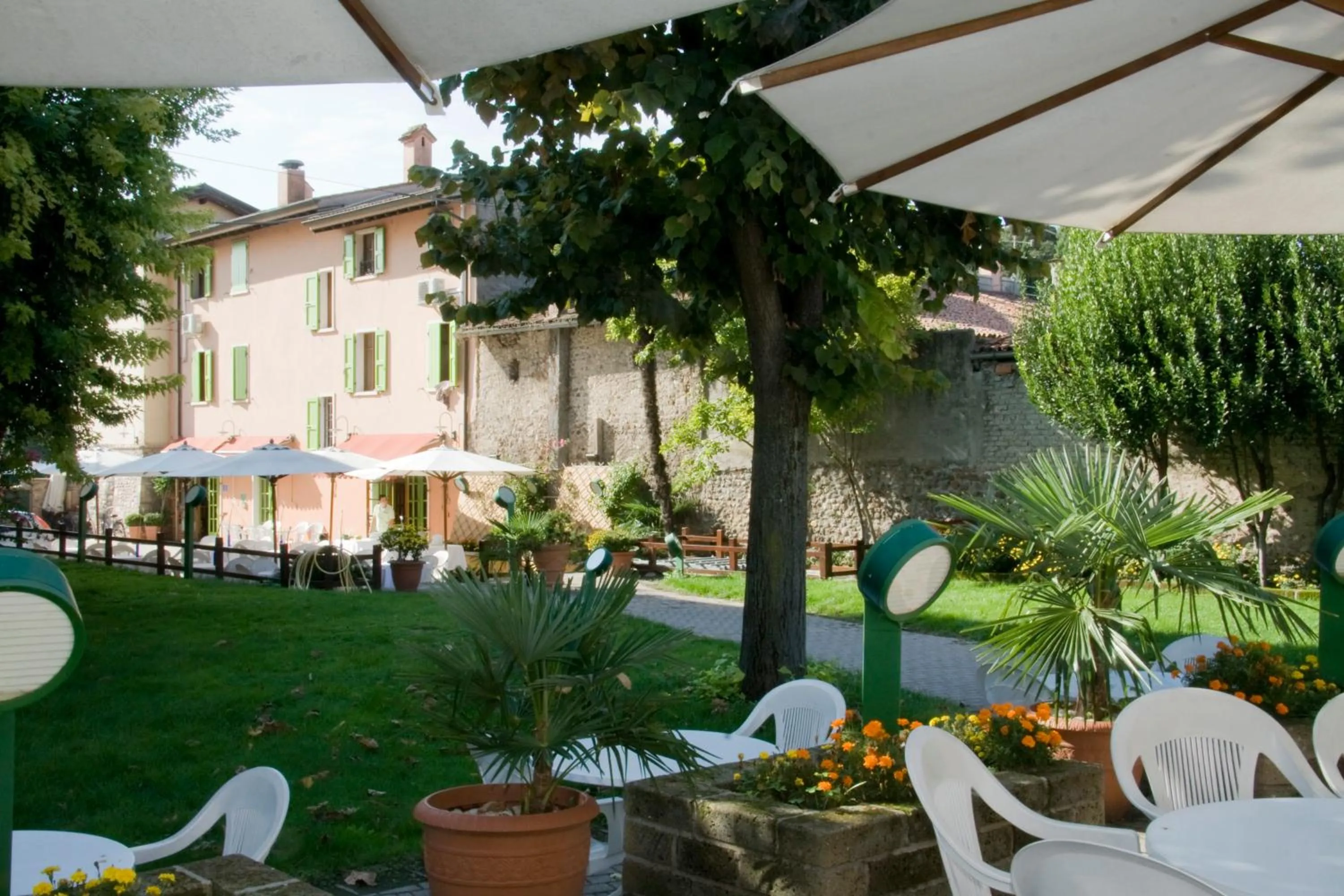 Property building in Albergo Al Cacciatore Tortellinando