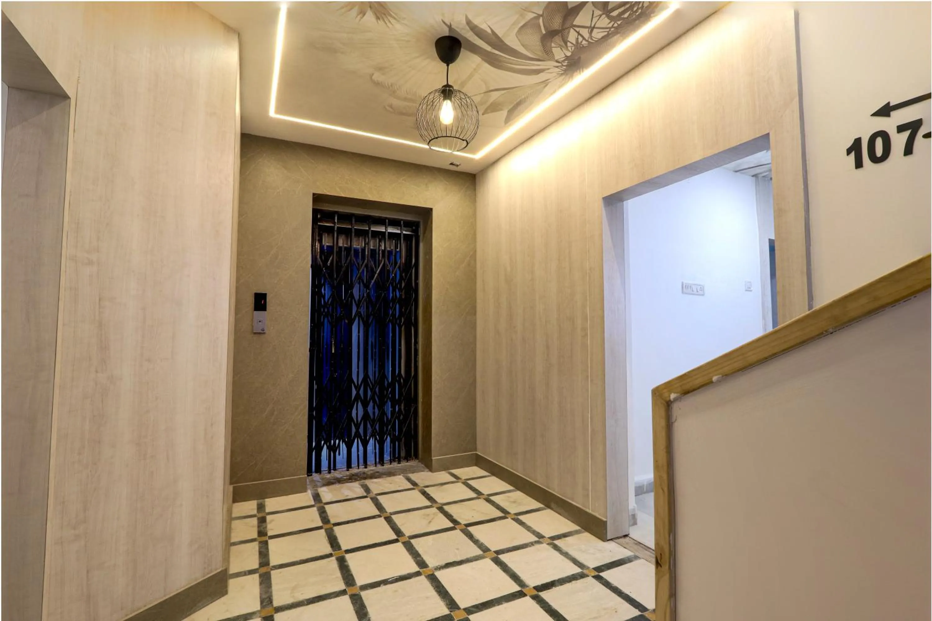 elevator in Frenotel