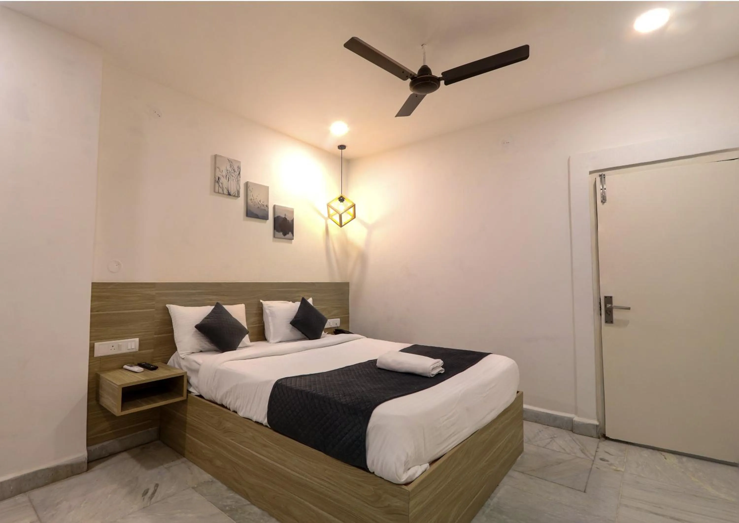 Bedroom, Bed in Frenotel