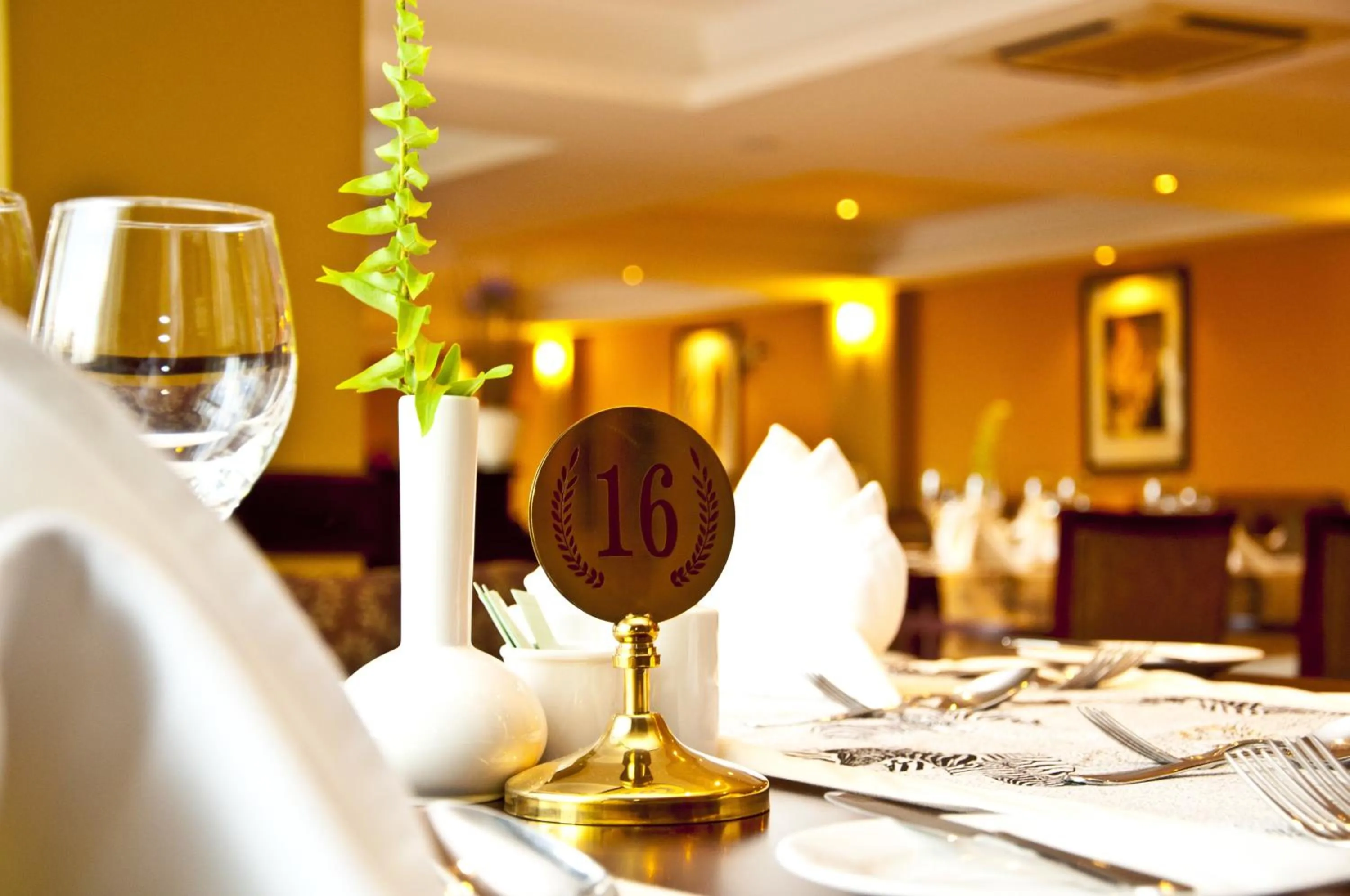 Food and drinks in Gorillas Golf Hotel