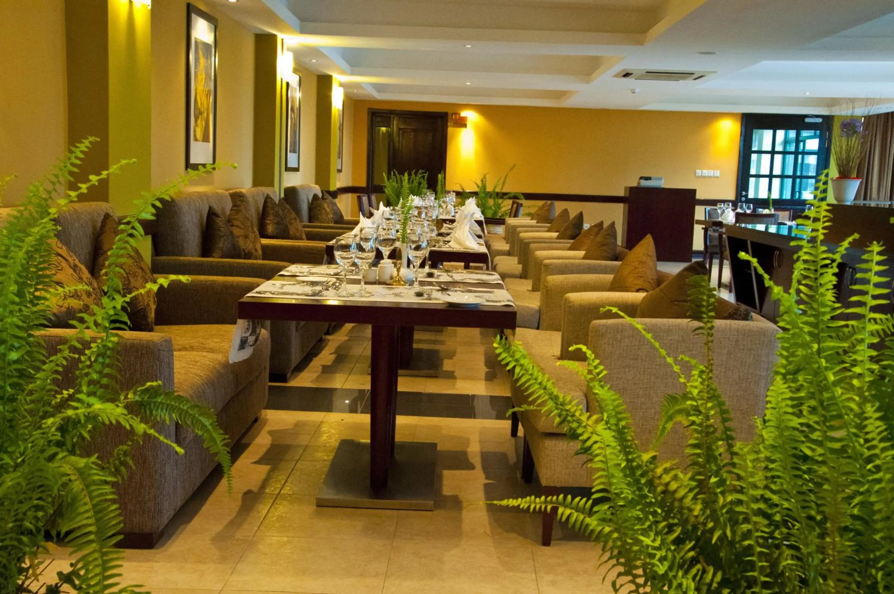 Restaurant/places to eat in Gorillas Golf Hotel