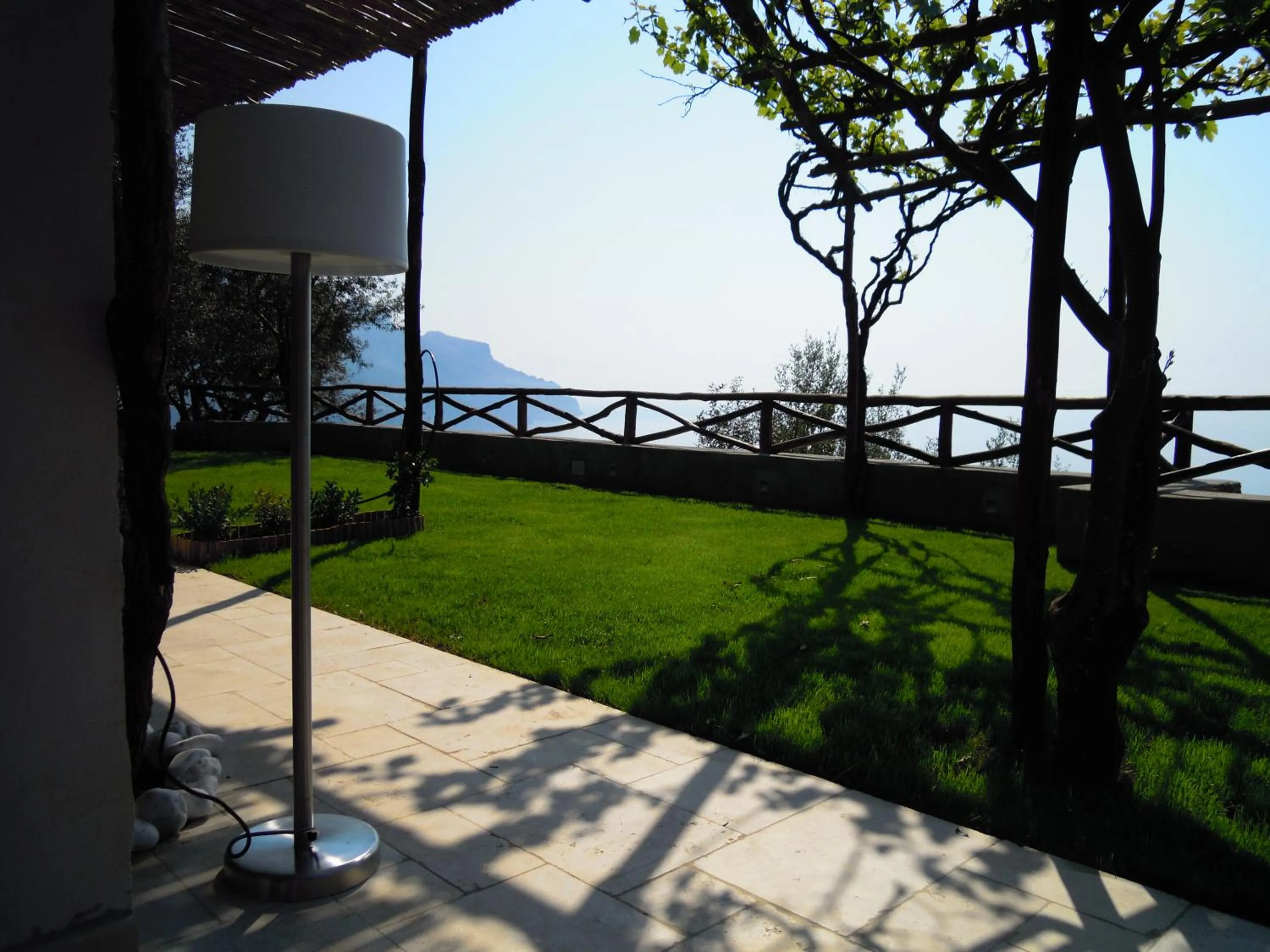 Patio in b&b I Limoni