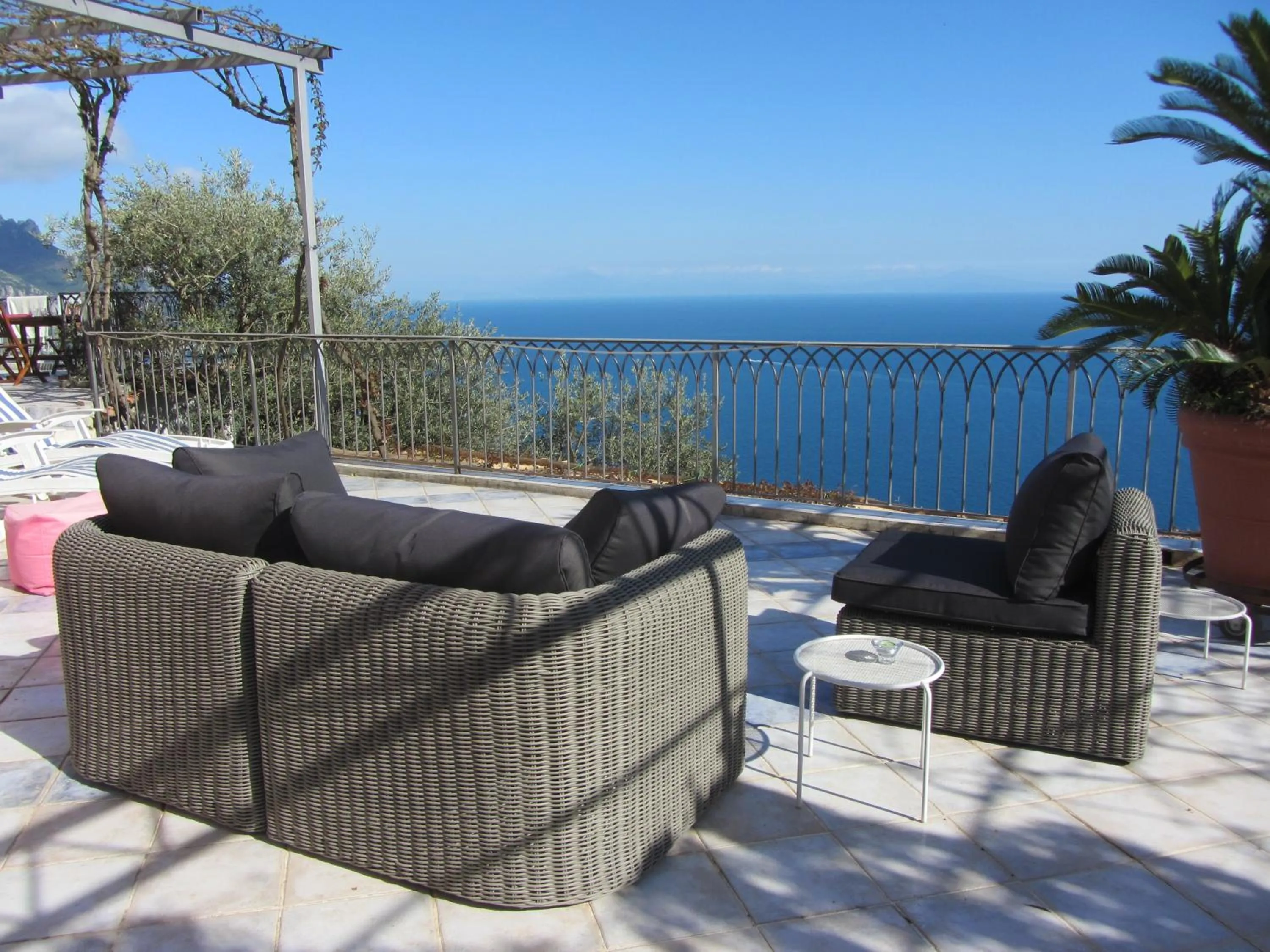 Sea view in b&b I Limoni