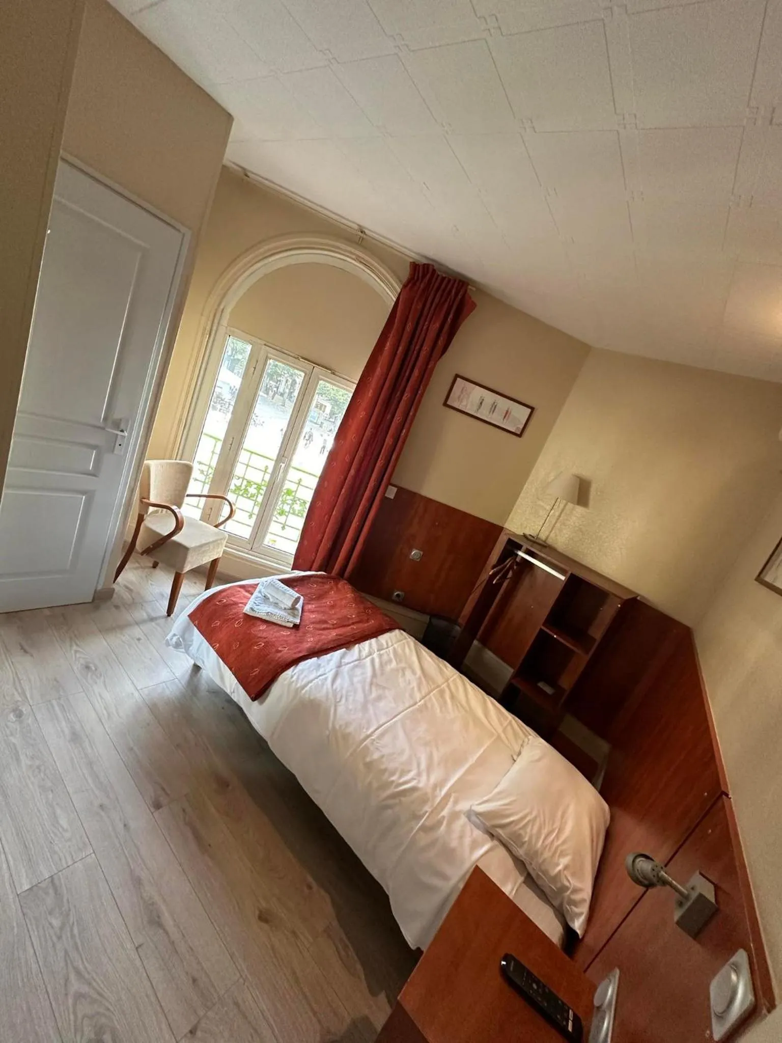 Bed in Hôtel Victoria