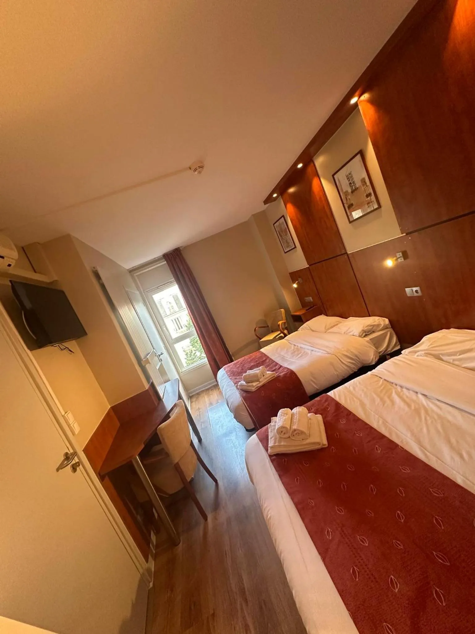 Bed in Hôtel Victoria