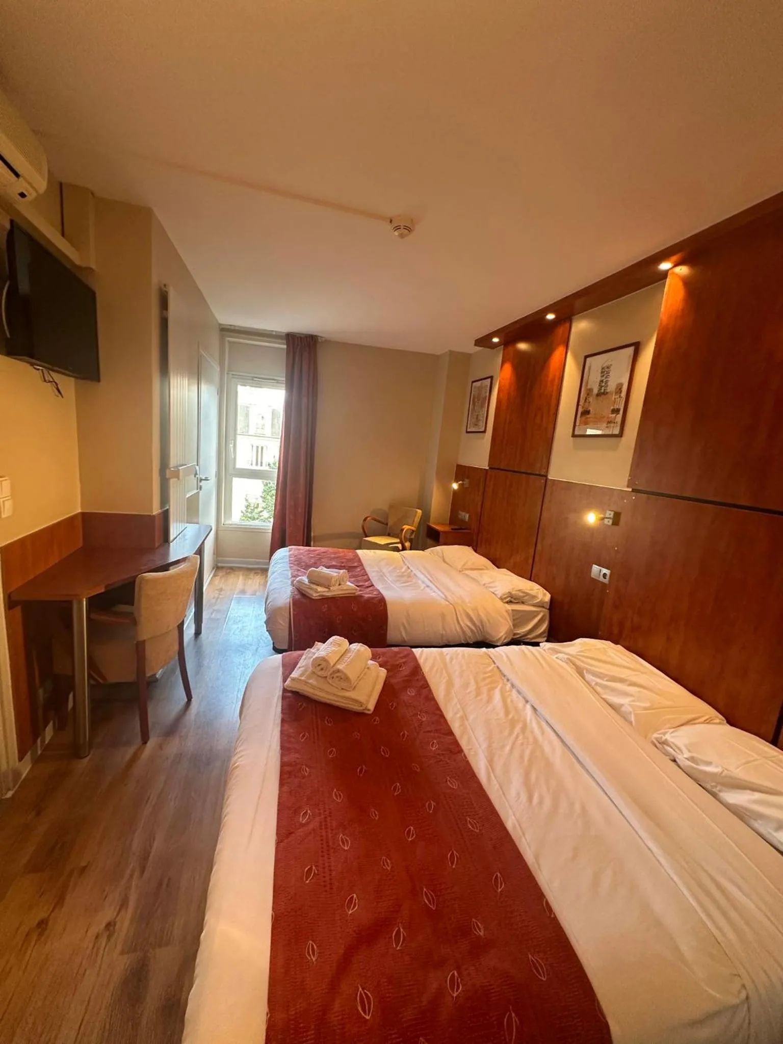 Bed in Hôtel Victoria