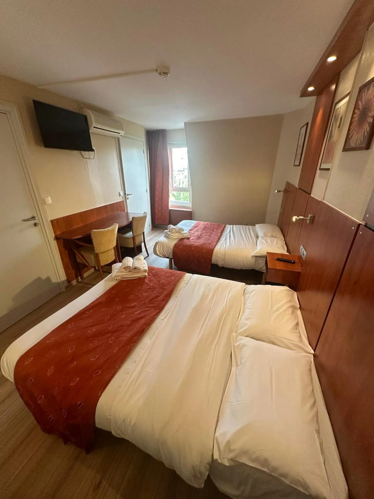 Bed in Hôtel Victoria