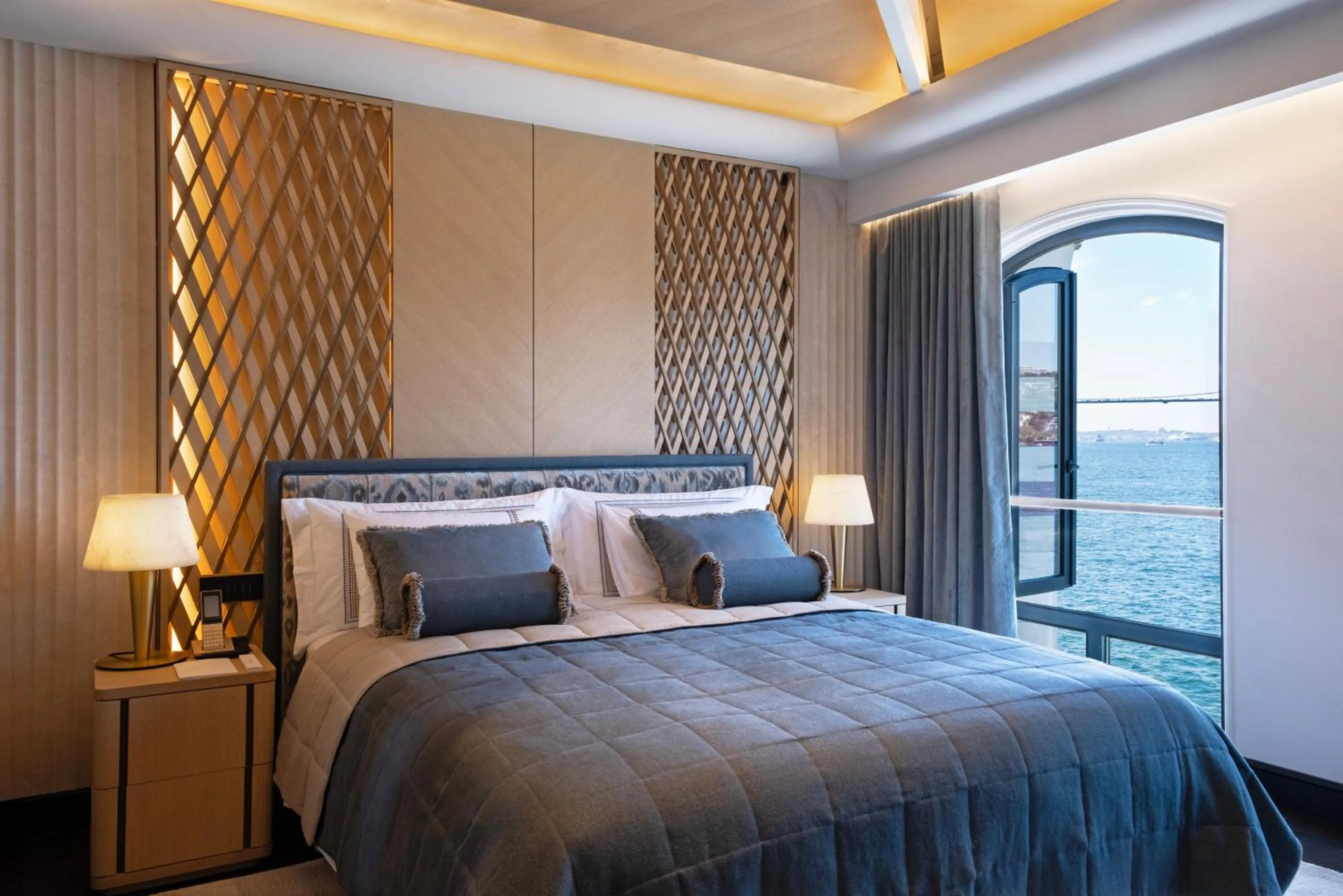 Bedroom, Bed in Vakko Hotel Sumahan Bosphorus