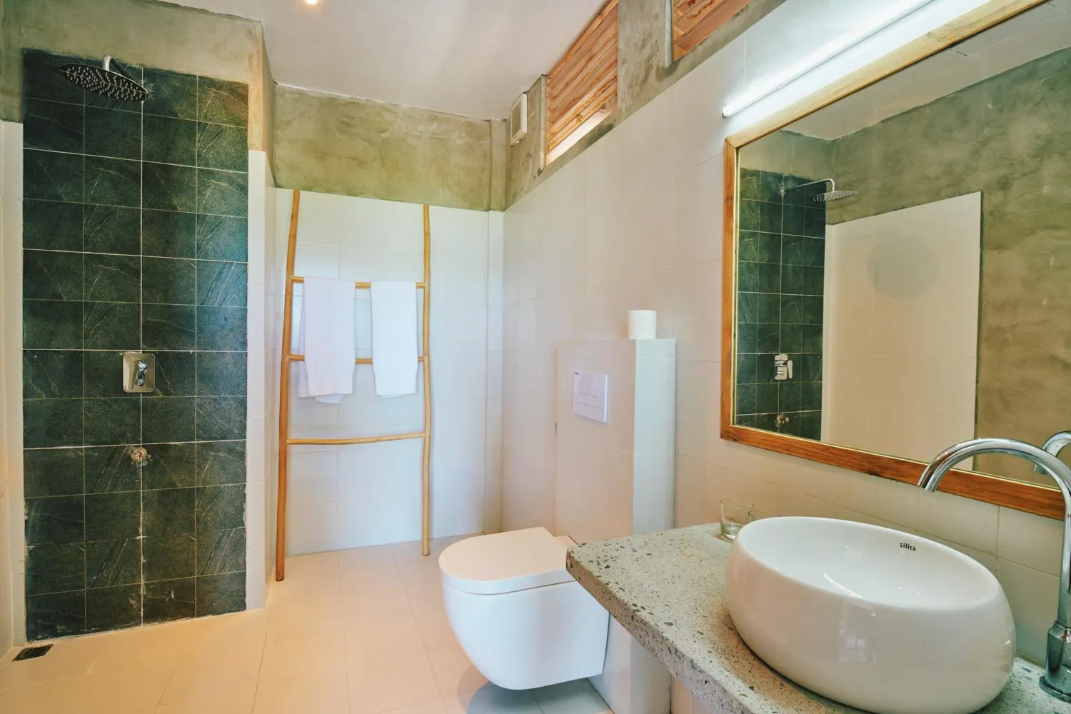 Araaik Beach Village