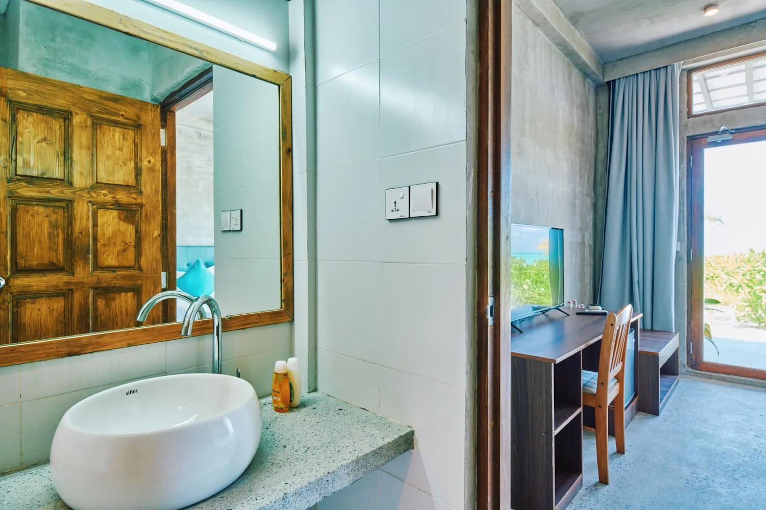 Araaik Beach Village