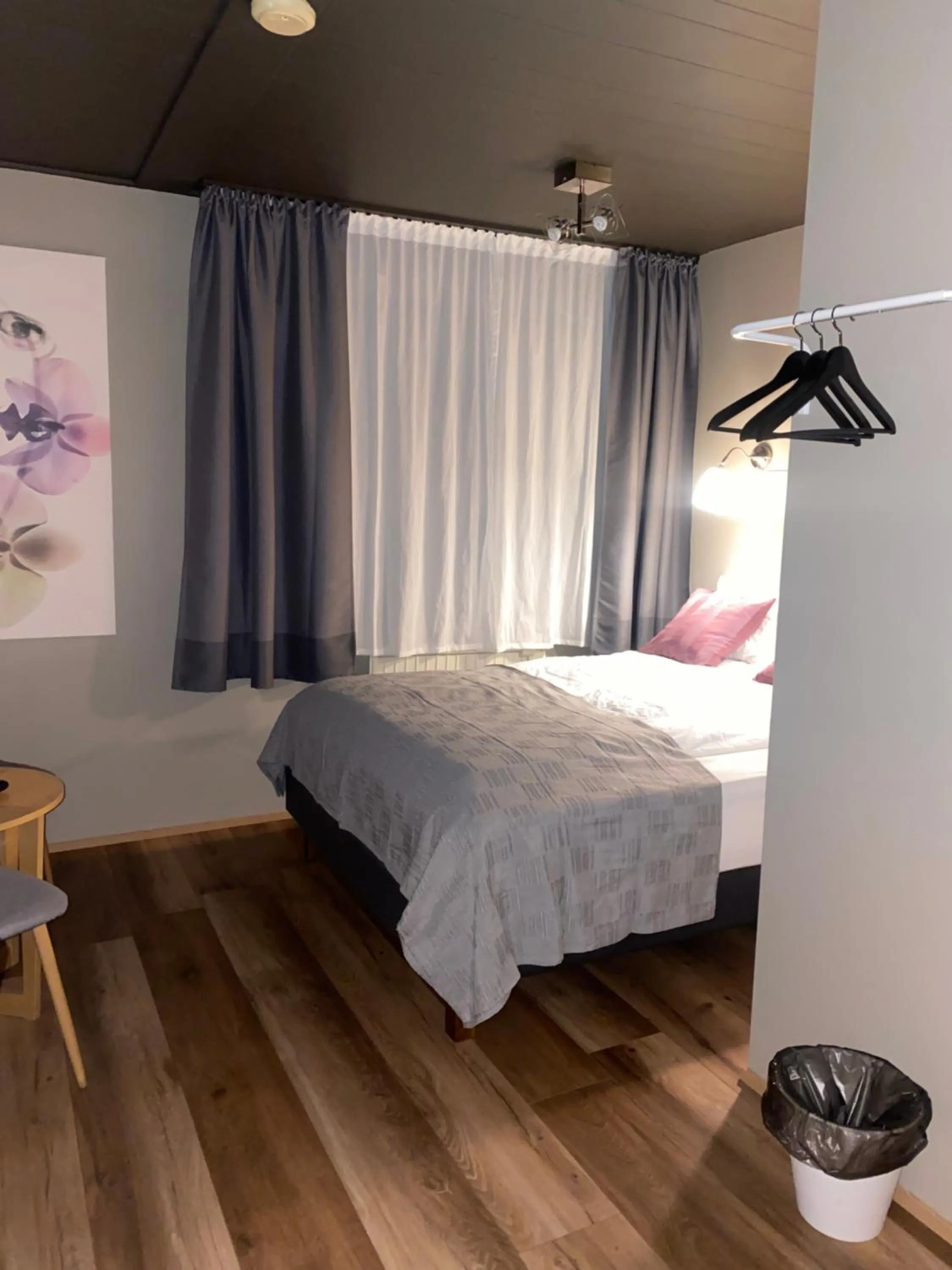 Bed in North West Restaurant & Guesthouse