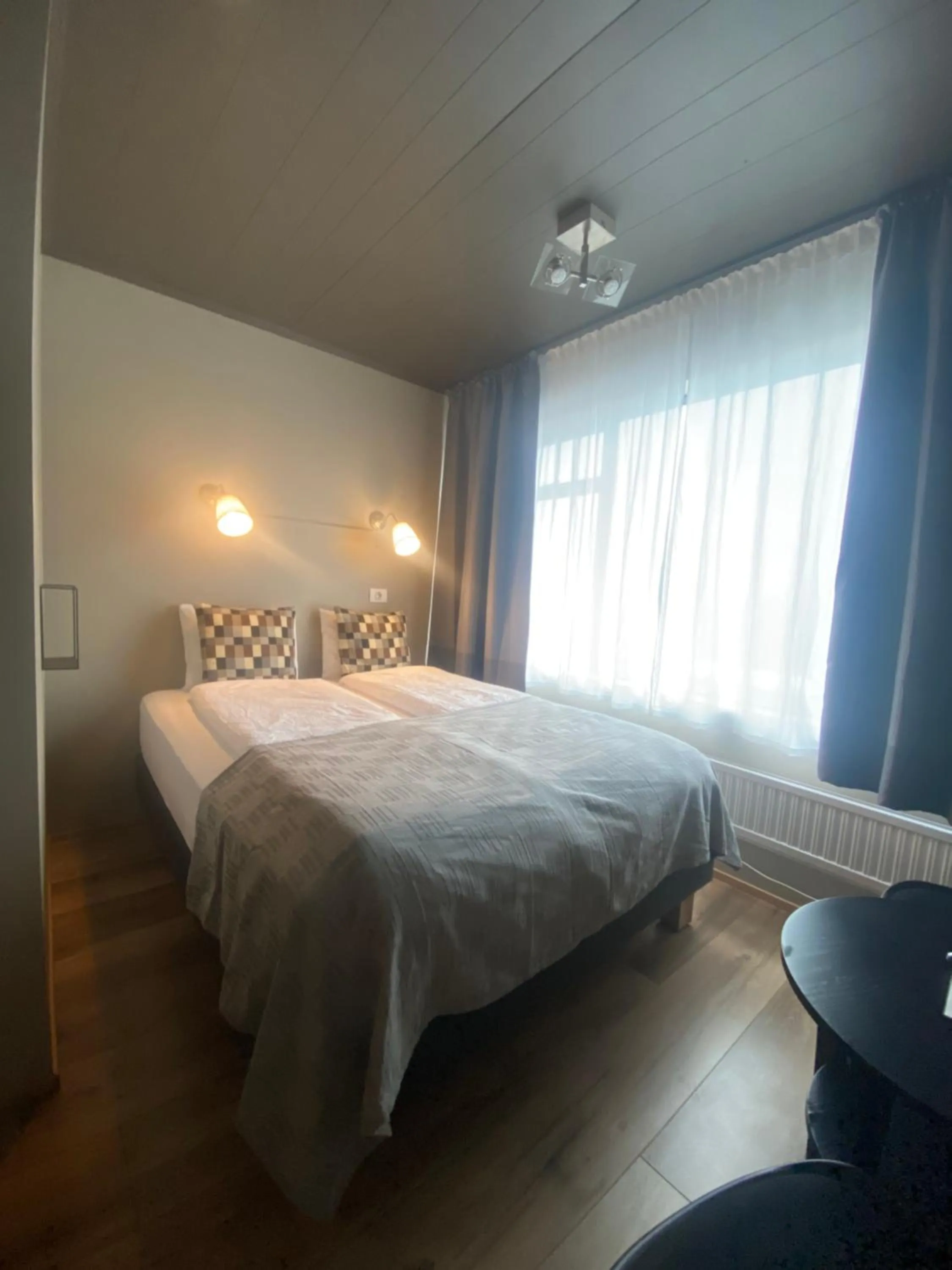 Photo of the whole room, Bed in North West Restaurant & Guesthouse