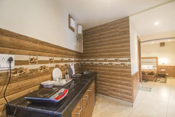 kitchen in WOW STAYZ2 Hotel The Lodge