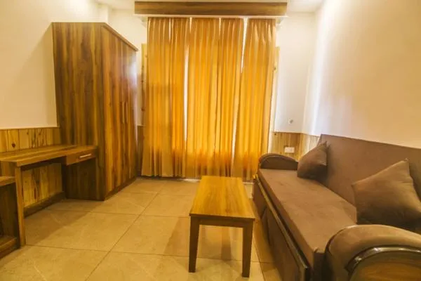 Seating area in WOW STAYZ2 Hotel The Lodge