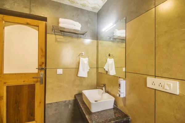 Bathroom in WOW STAYZ2 Hotel The Lodge