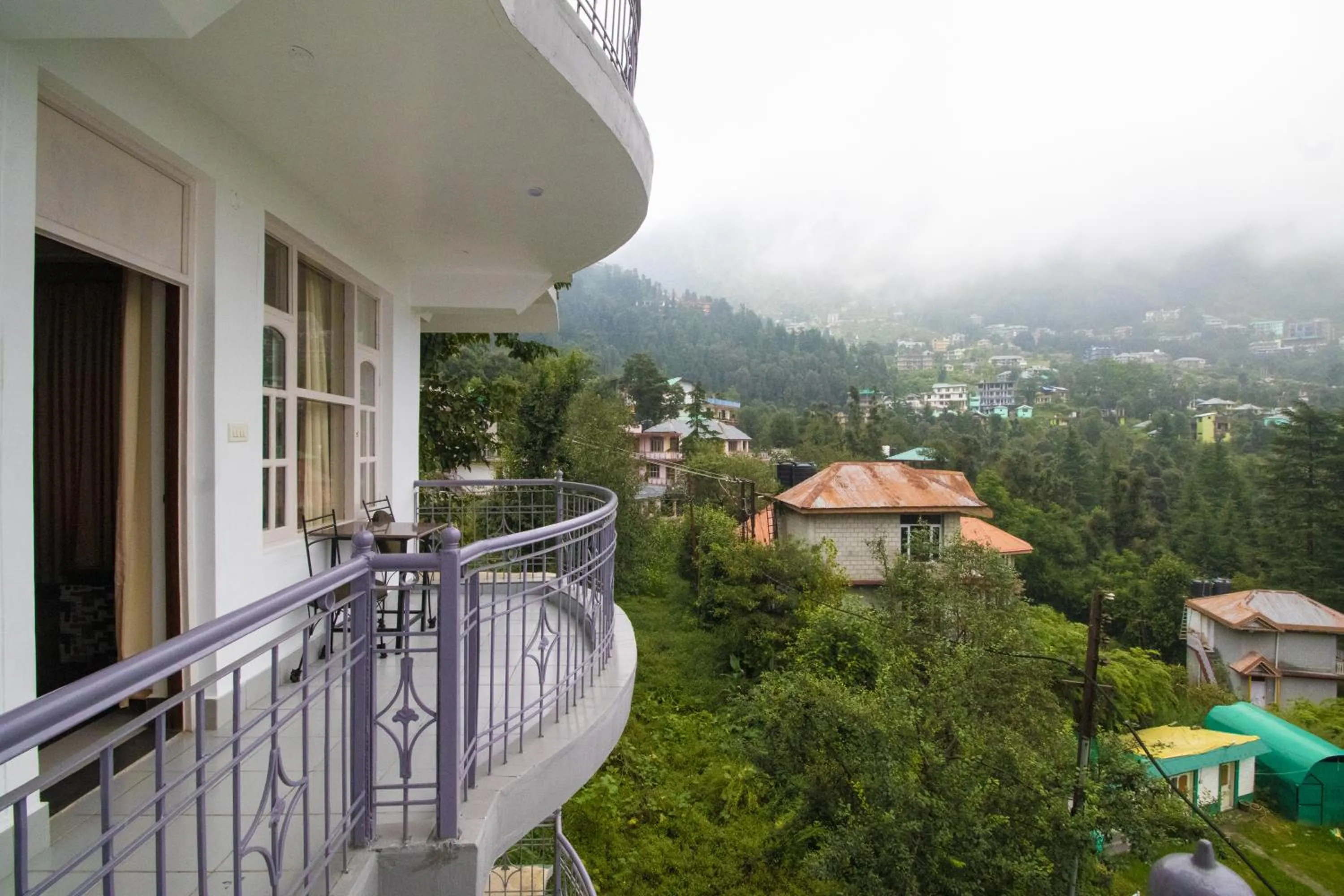 Balcony/Terrace in WOW STAYZ2 Hotel The Lodge