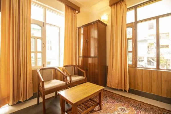 Seating area in WOW STAYZ2 Hotel The Lodge