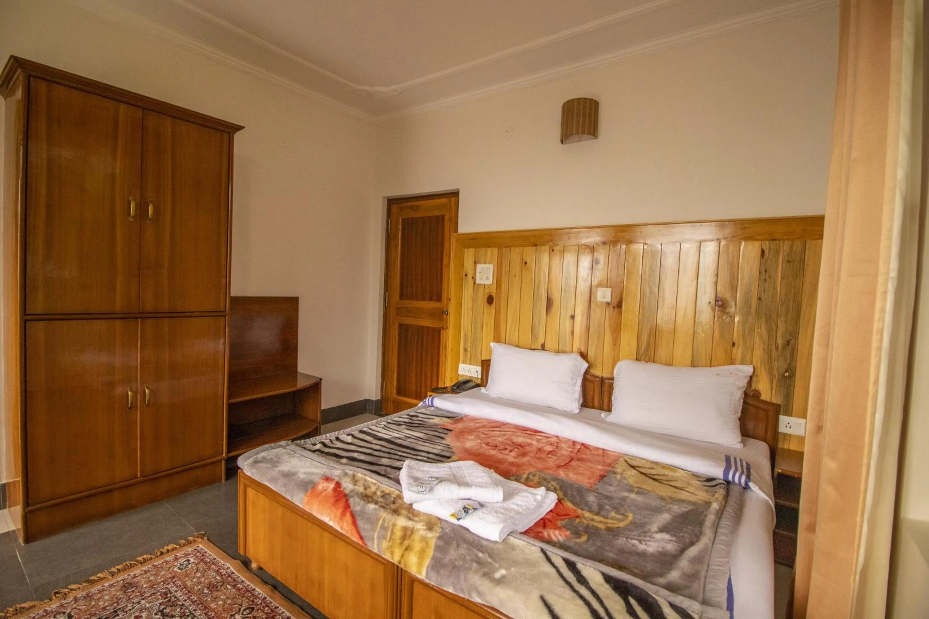 Bedroom, Bed in WOW STAYZ2 Hotel The Lodge