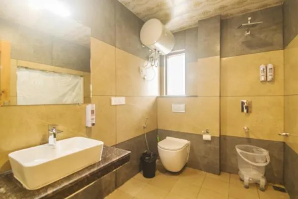 Bathroom in WOW STAYZ2 Hotel The Lodge