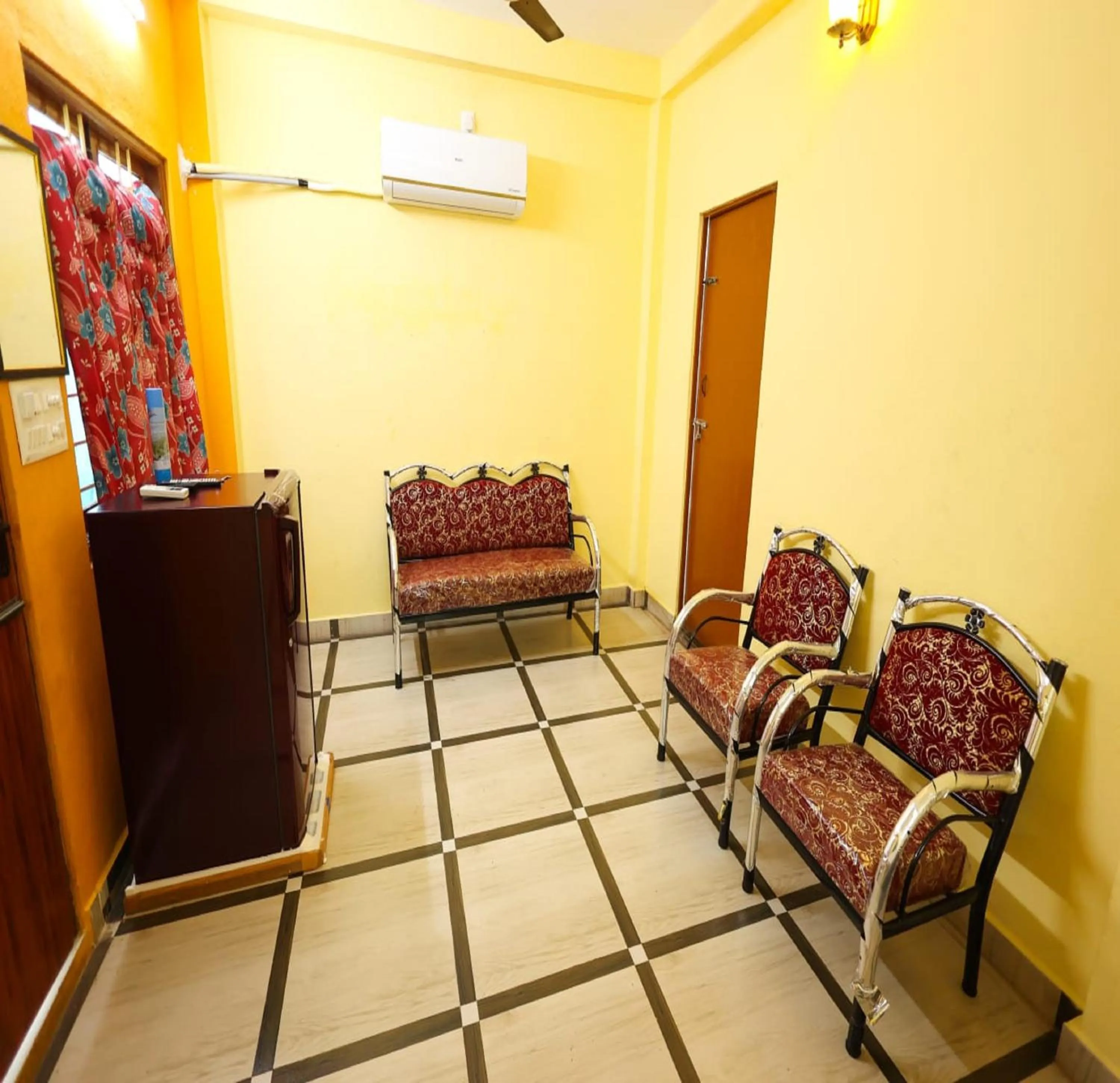 Living room in PVR Guest House