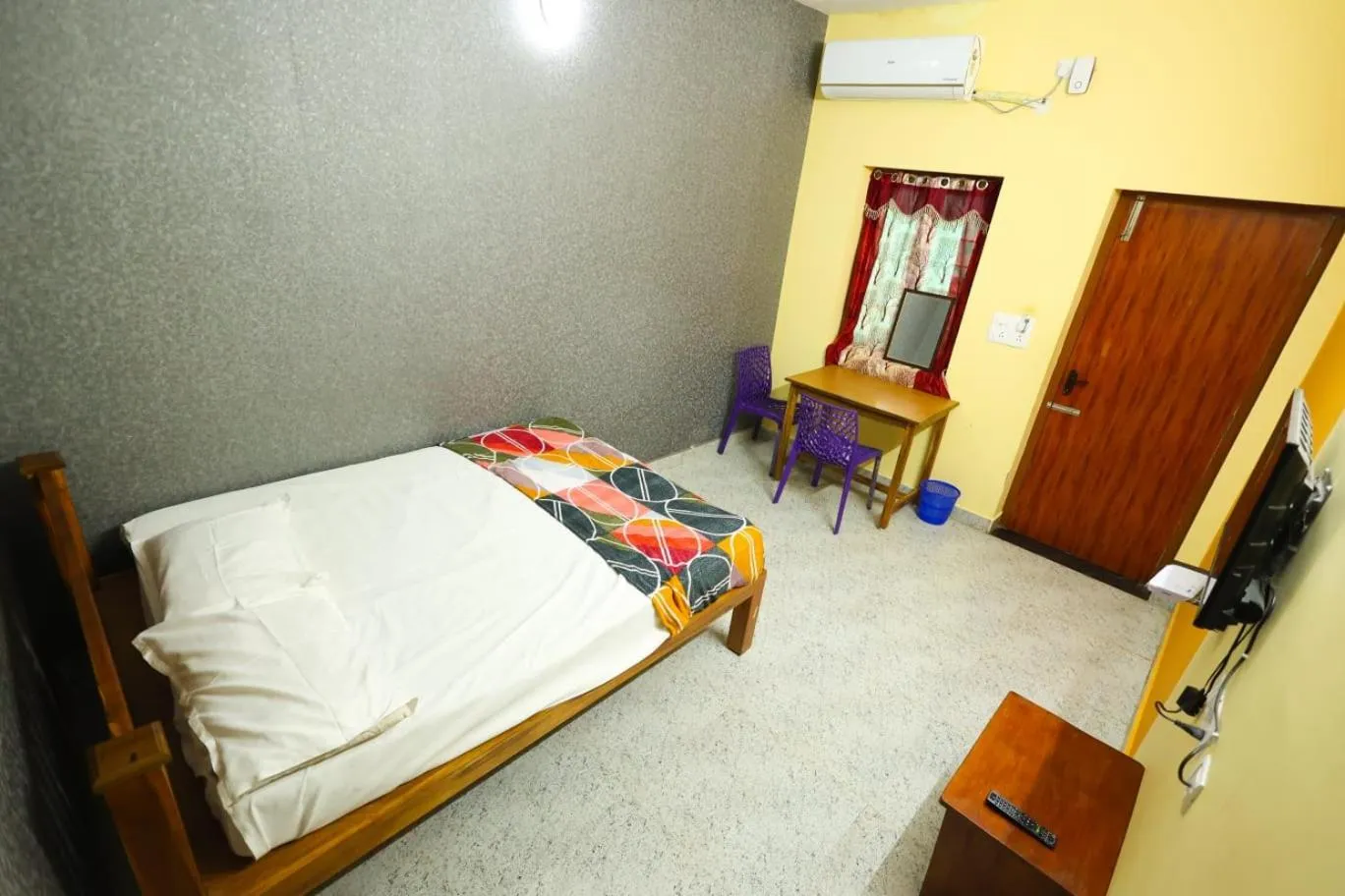 Bedroom in PVR Guest House
