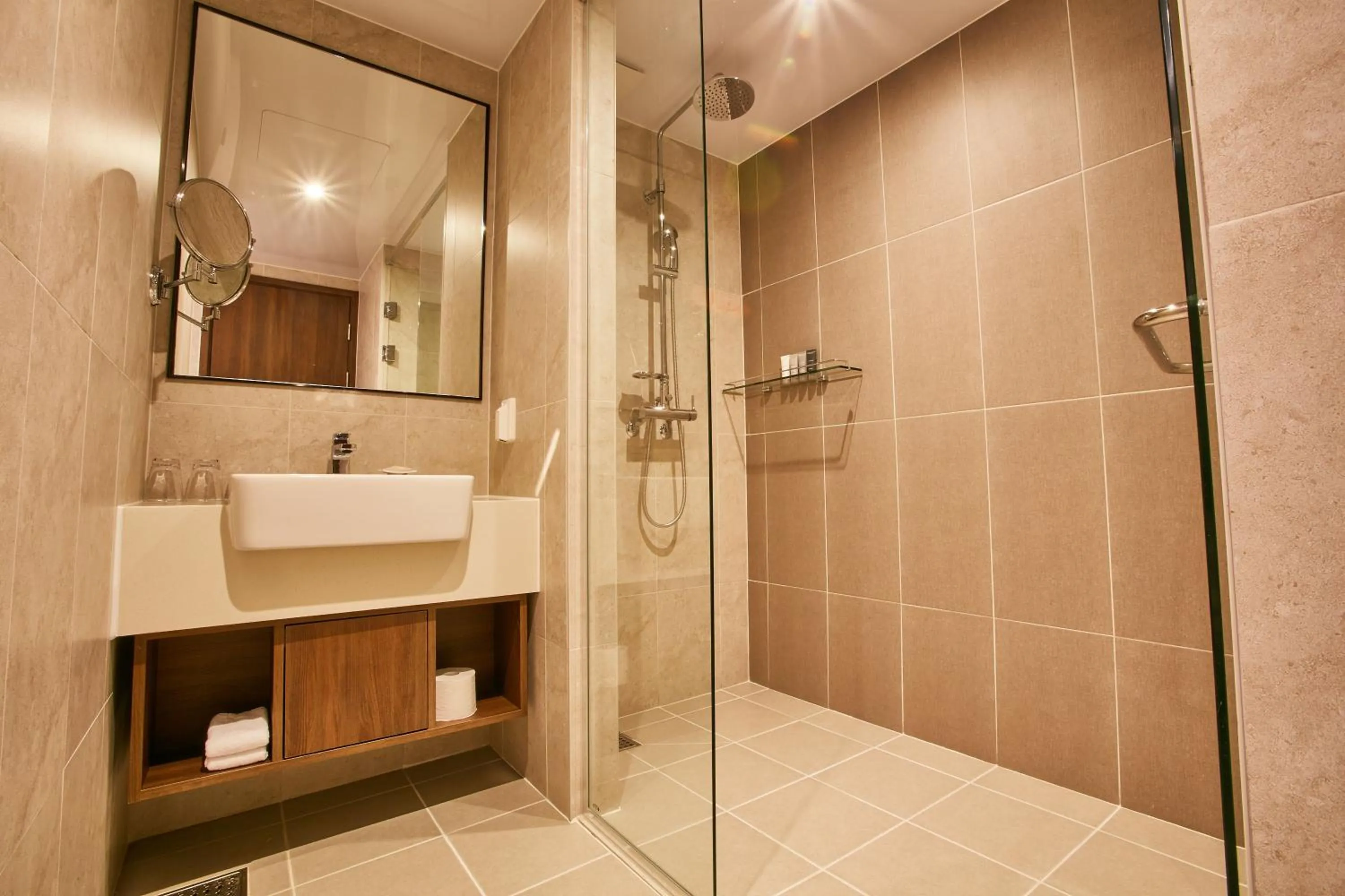 Toilet in Island Castle Hotel & Waterpark