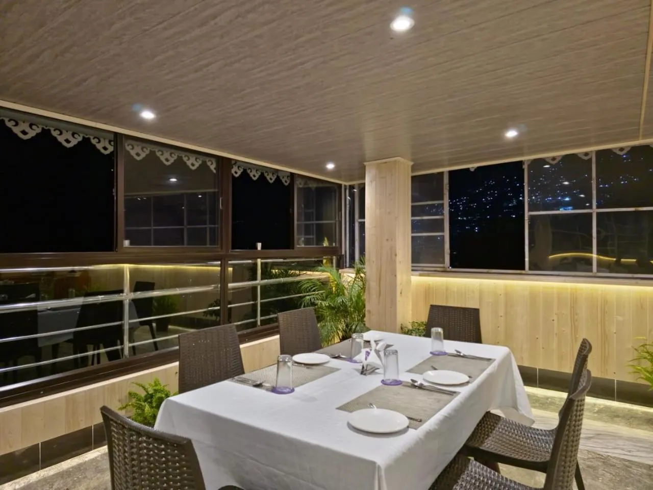 Restaurant/places to eat in Mount Bashera Boutique Hotel
