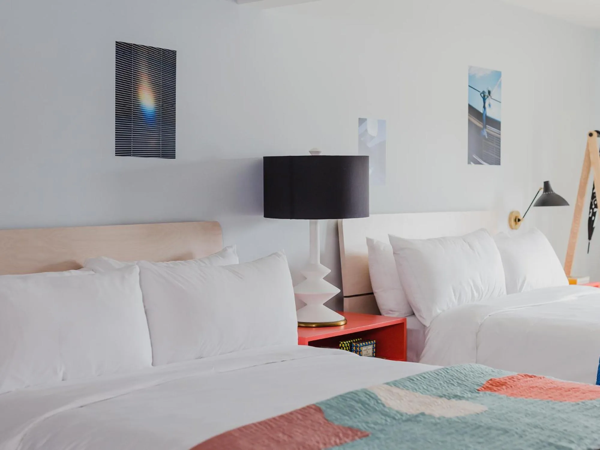 Bed in Drake Devonshire and Motor Inn