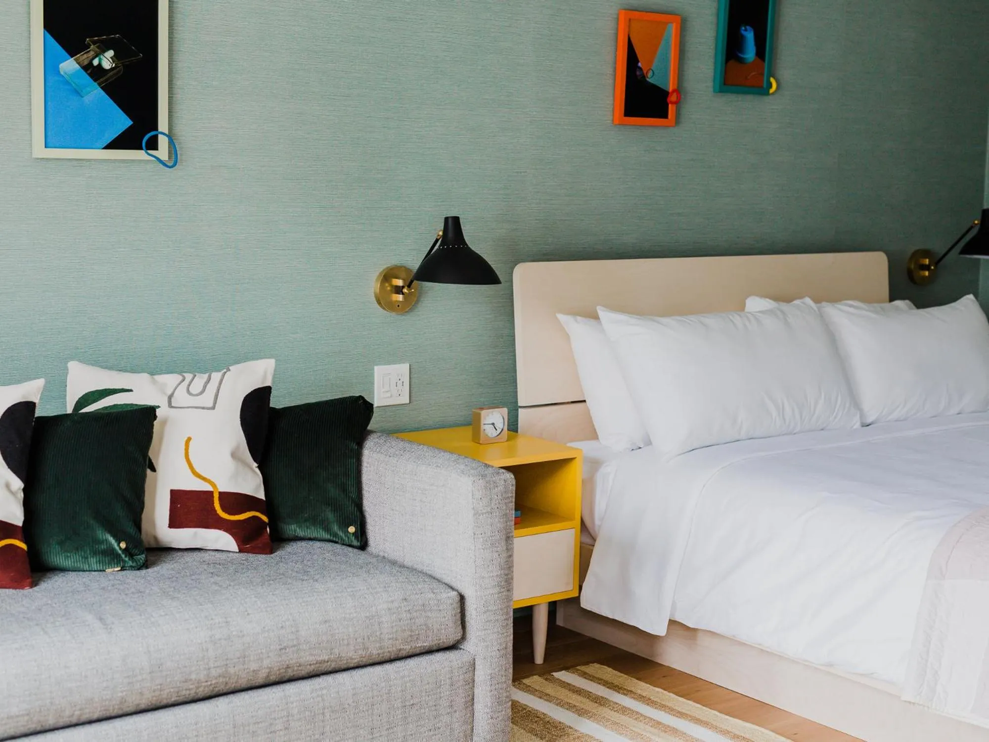 Bed in Drake Devonshire and Motor Inn