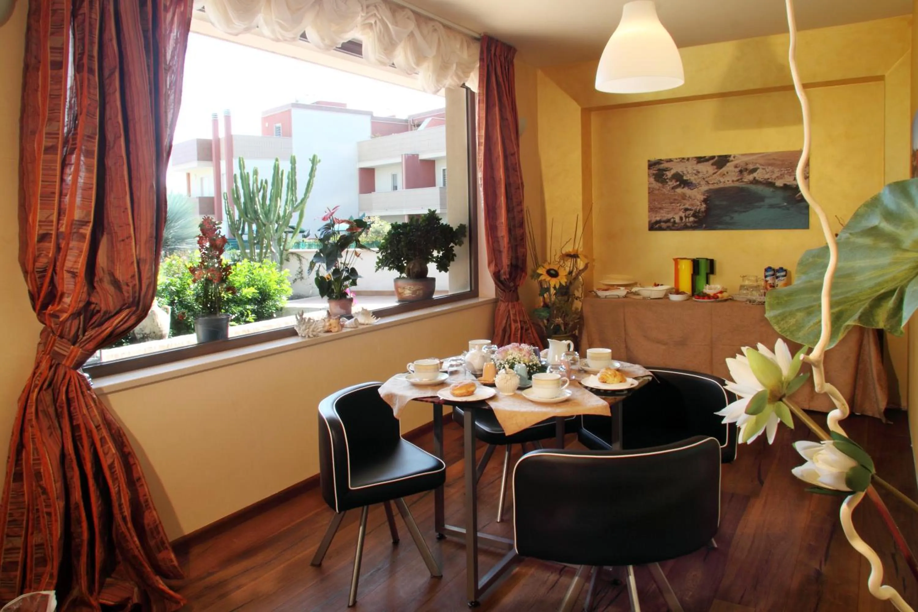 Dining area in B&B Villa il Sughero