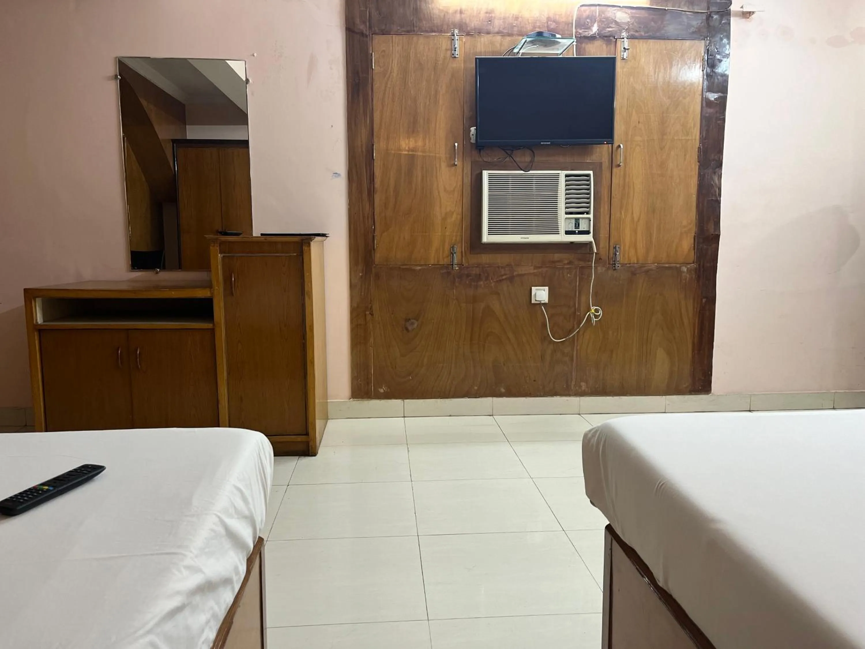 Bed in Hotel Sunbeam