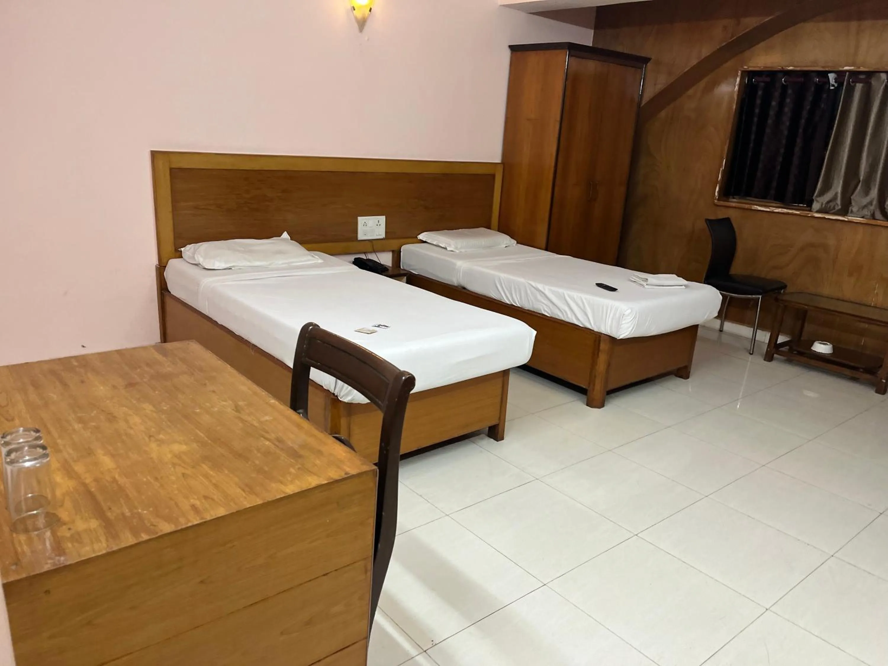 Bed in Hotel Sunbeam