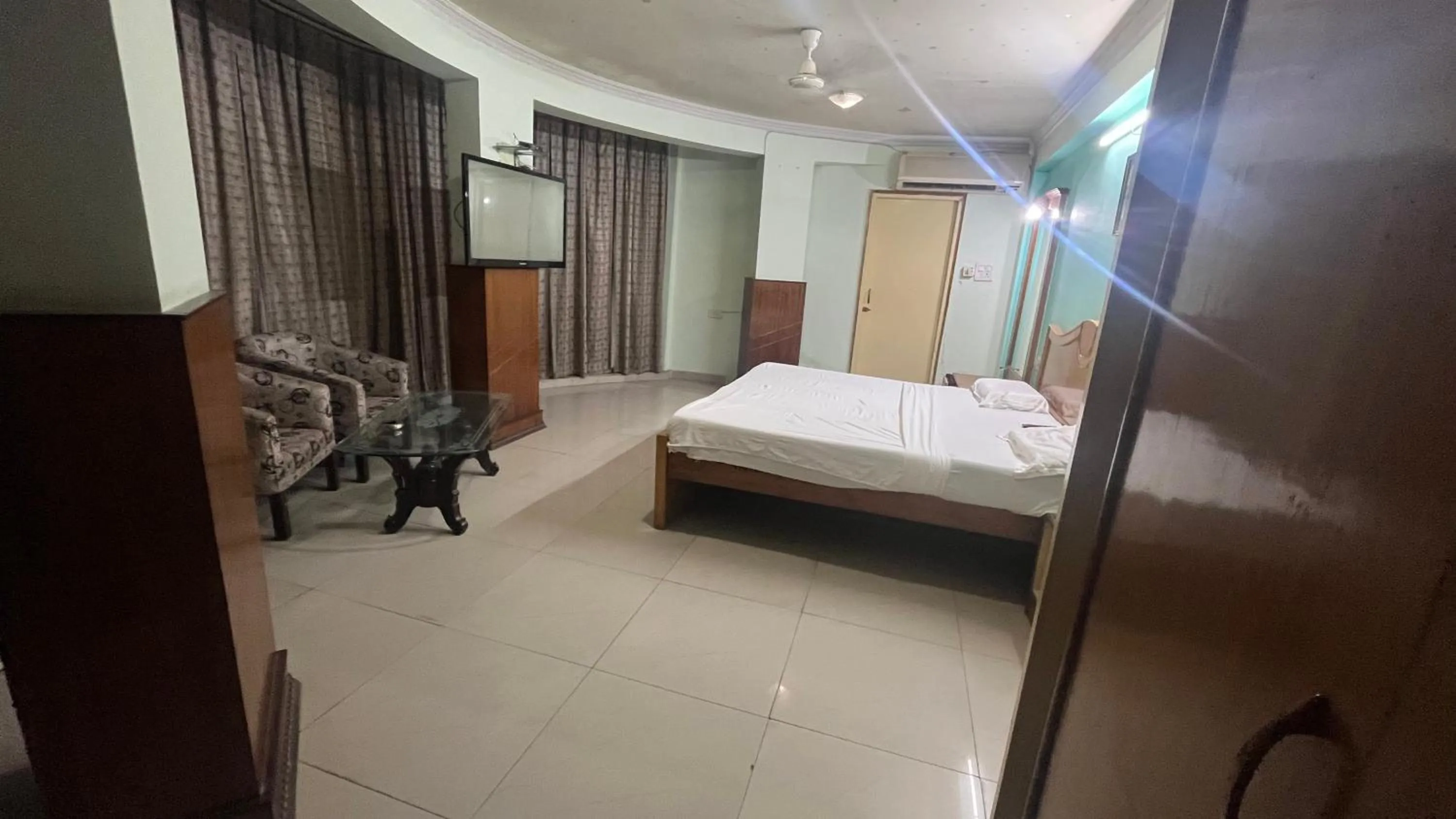 Bed in Hotel Sunbeam