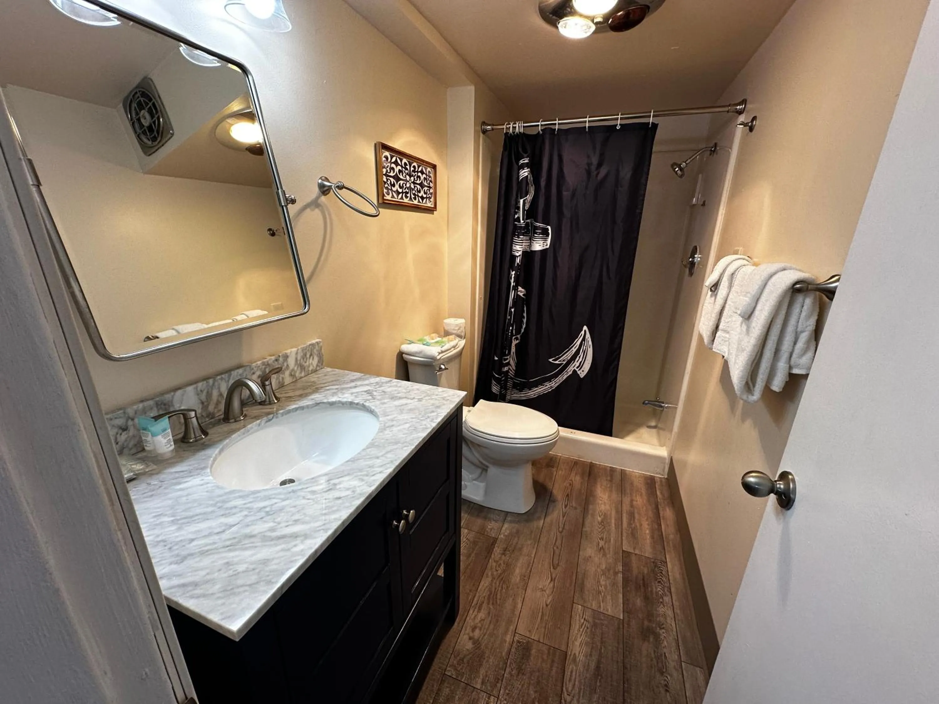 Bathroom in Westport Inn