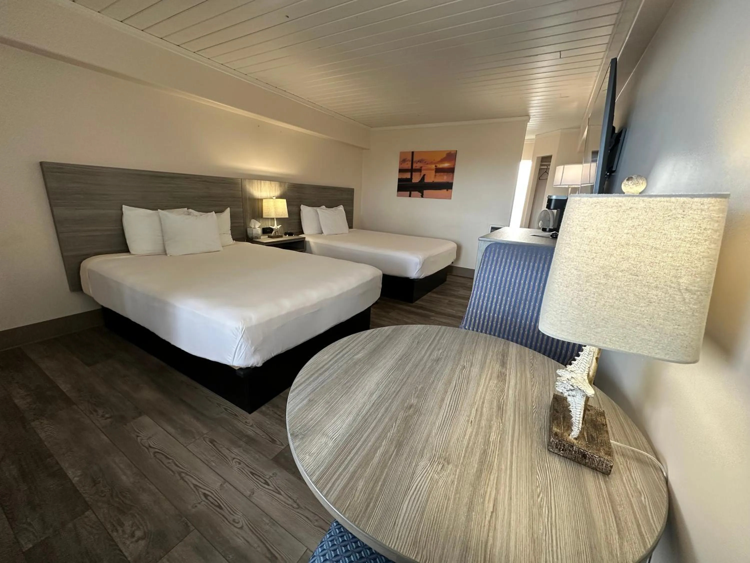 Double Queen Suite in Westport Inn