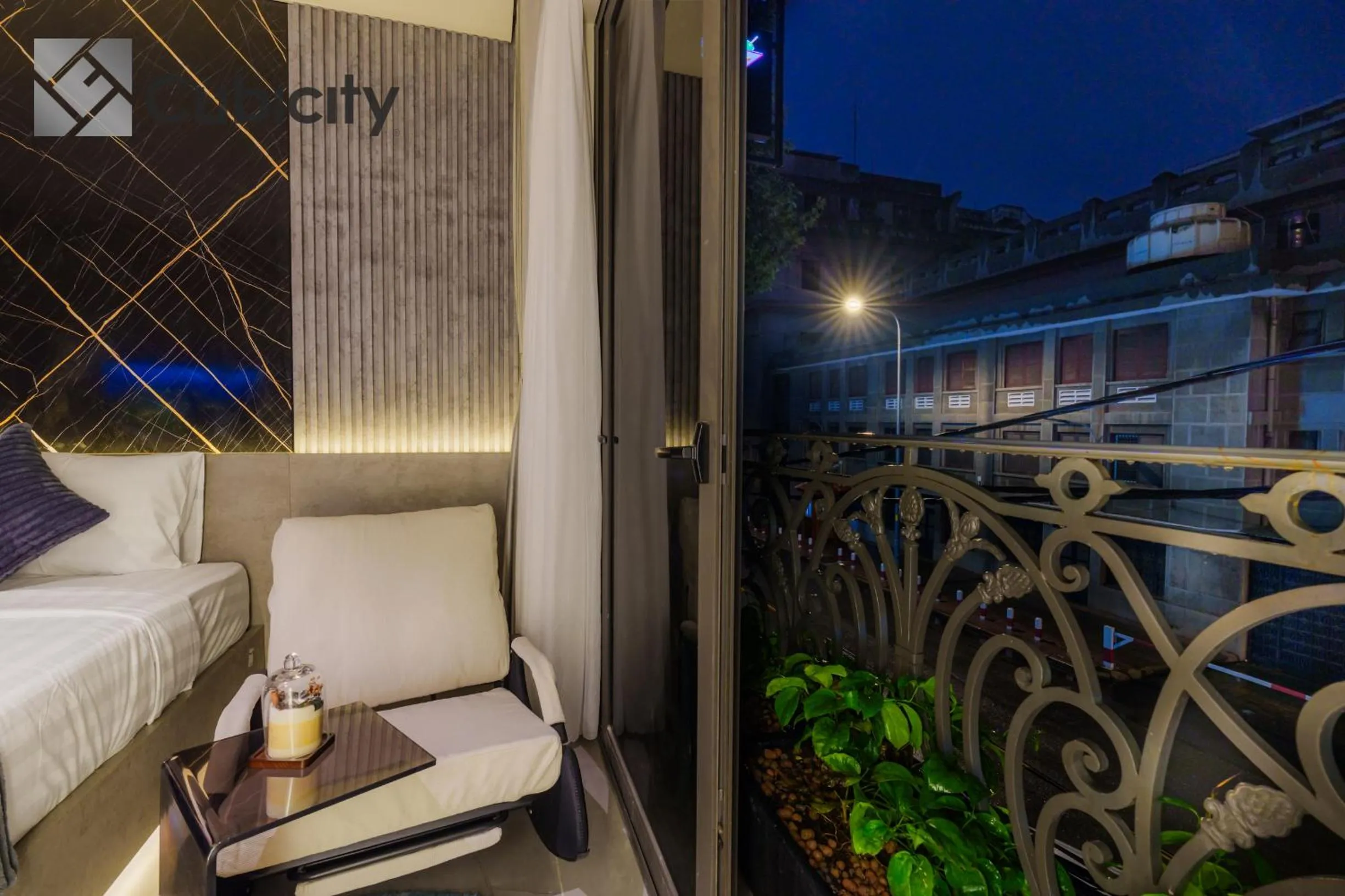 View (from property/room) in Cubicity Wall Street House