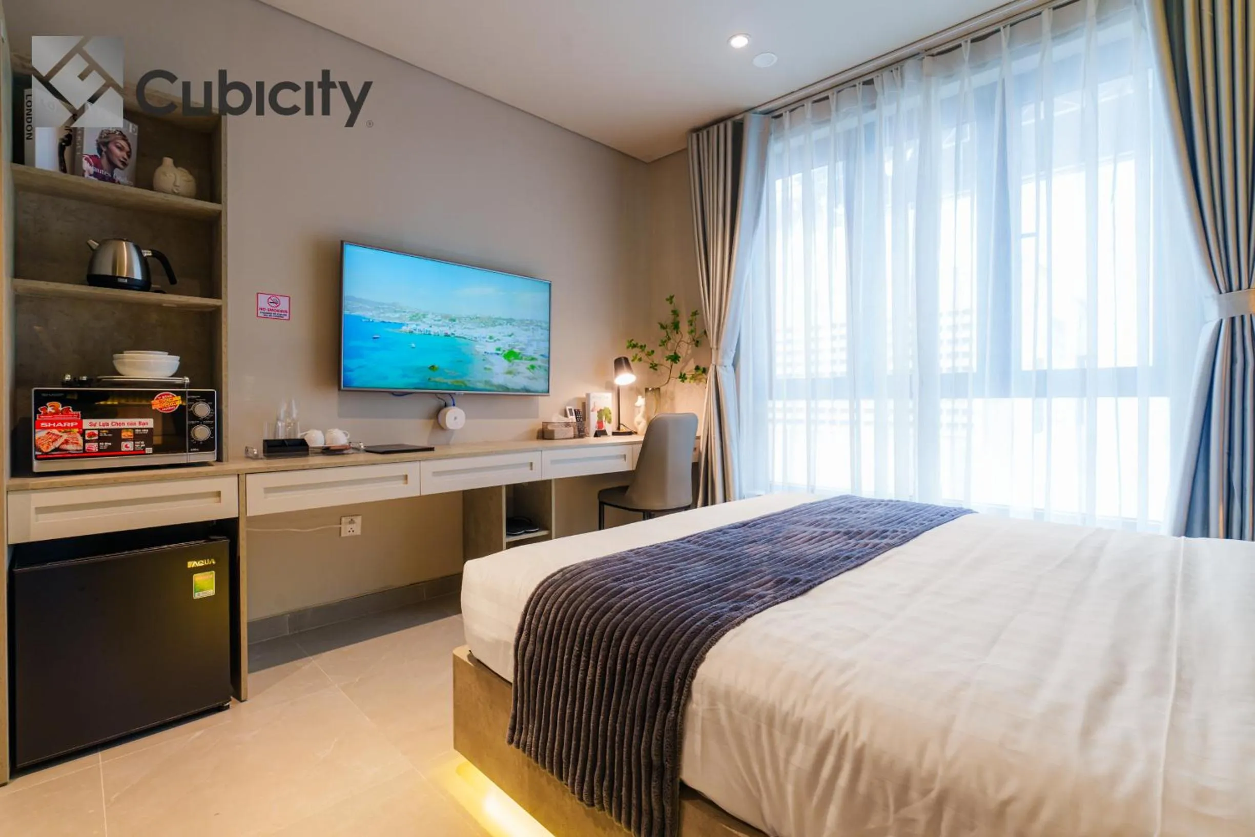 Bed in Cubicity Wall Street House