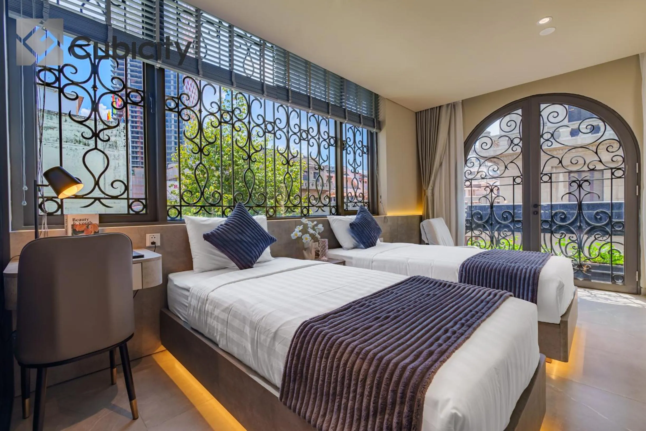 Bedroom, Bed in Cubicity Wall Street House