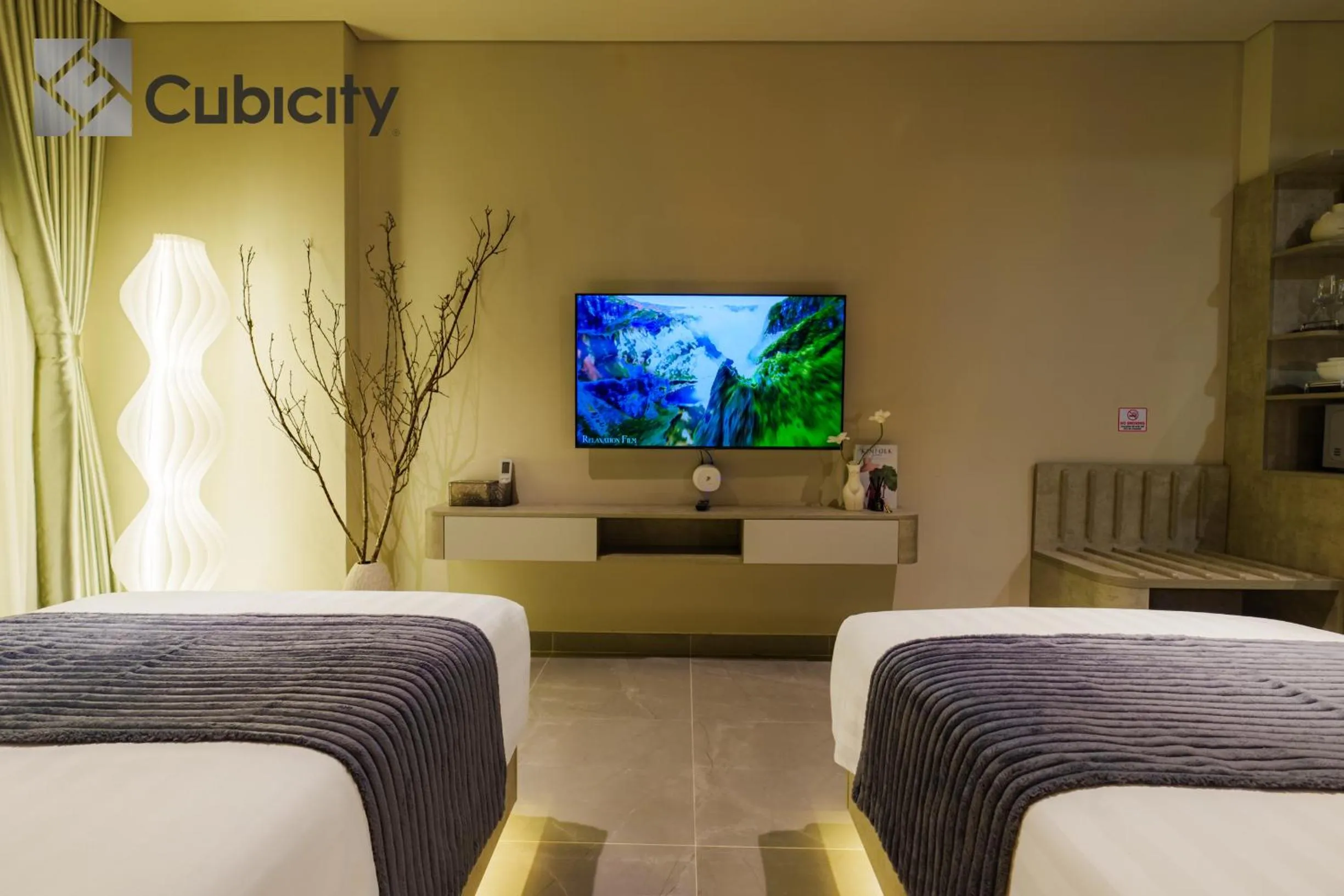 Bed in Cubicity Wall Street House