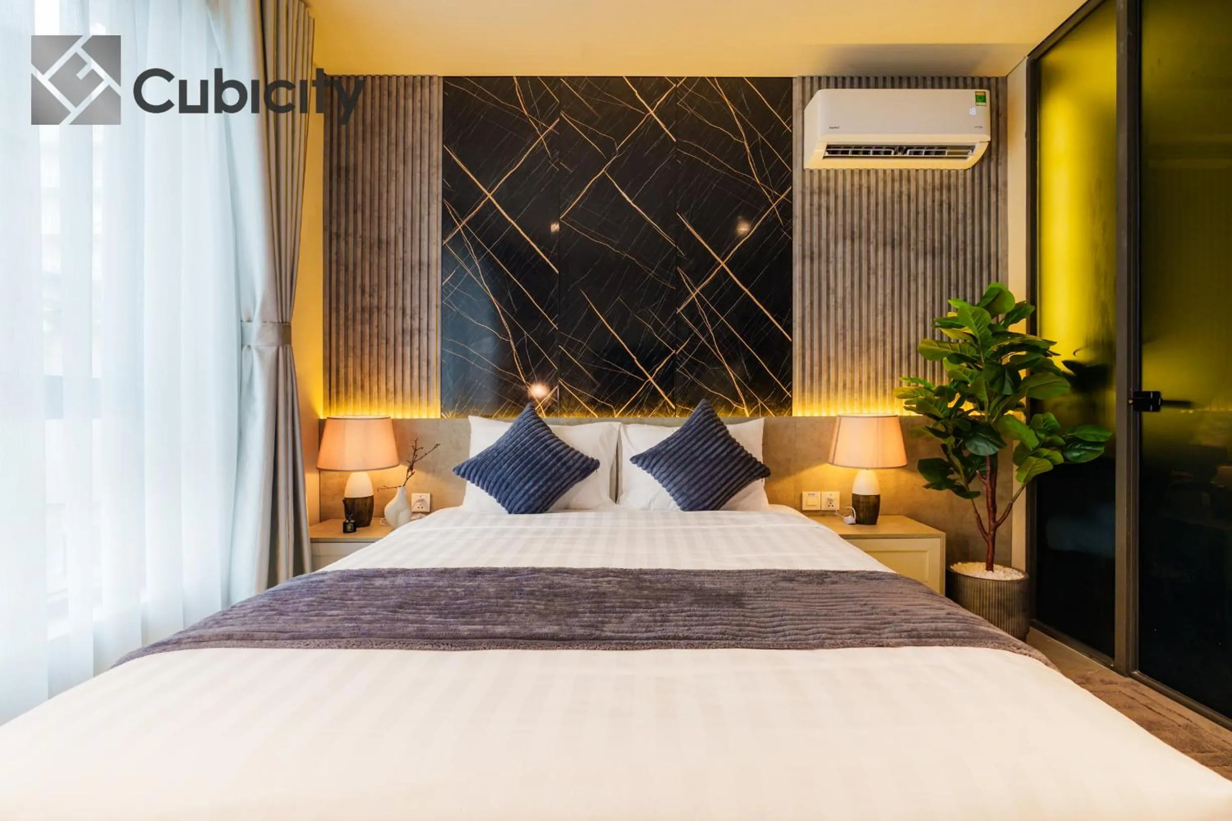 Bed in Cubicity Wall Street House