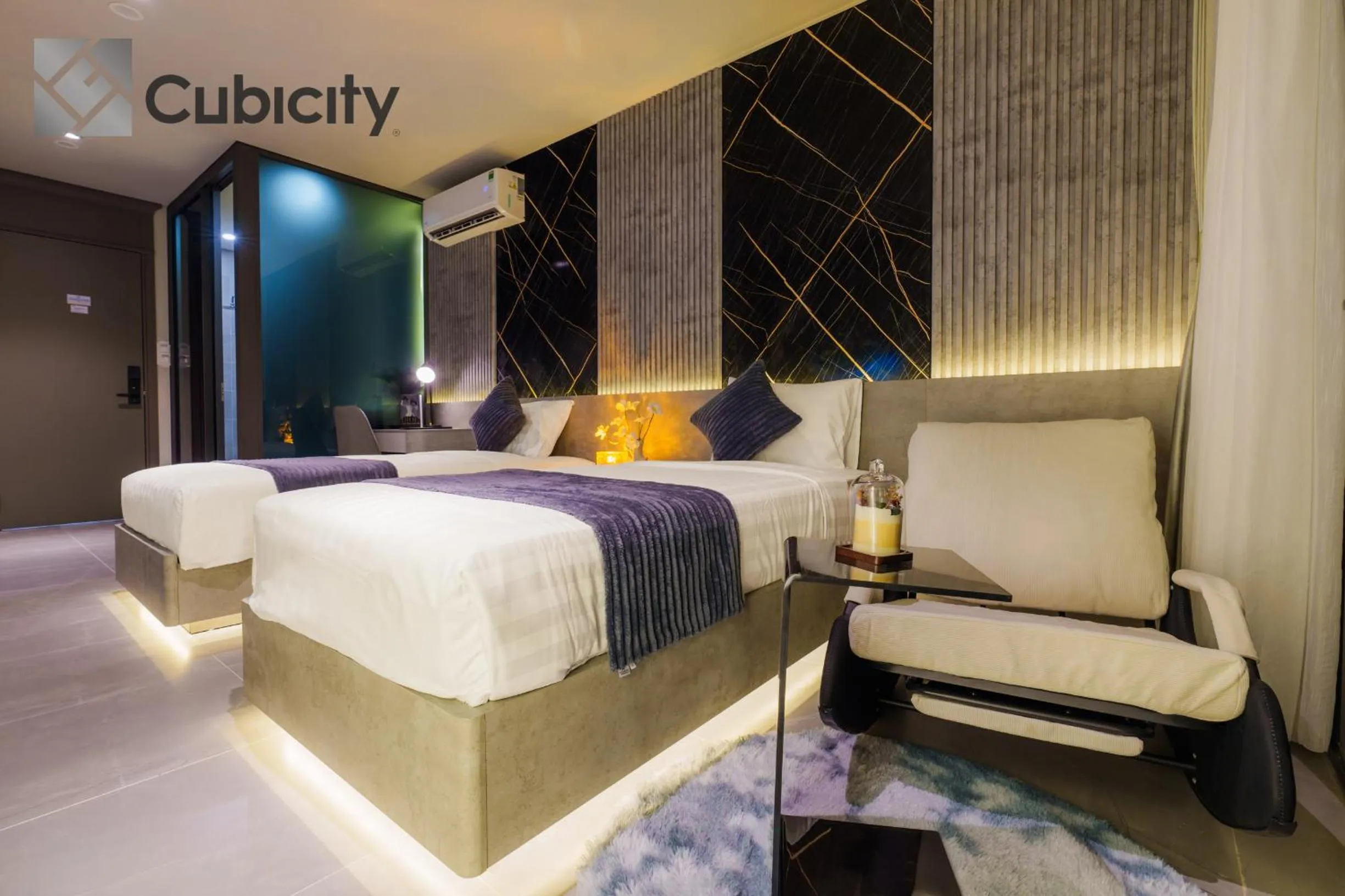 Bed in Cubicity Wall Street House