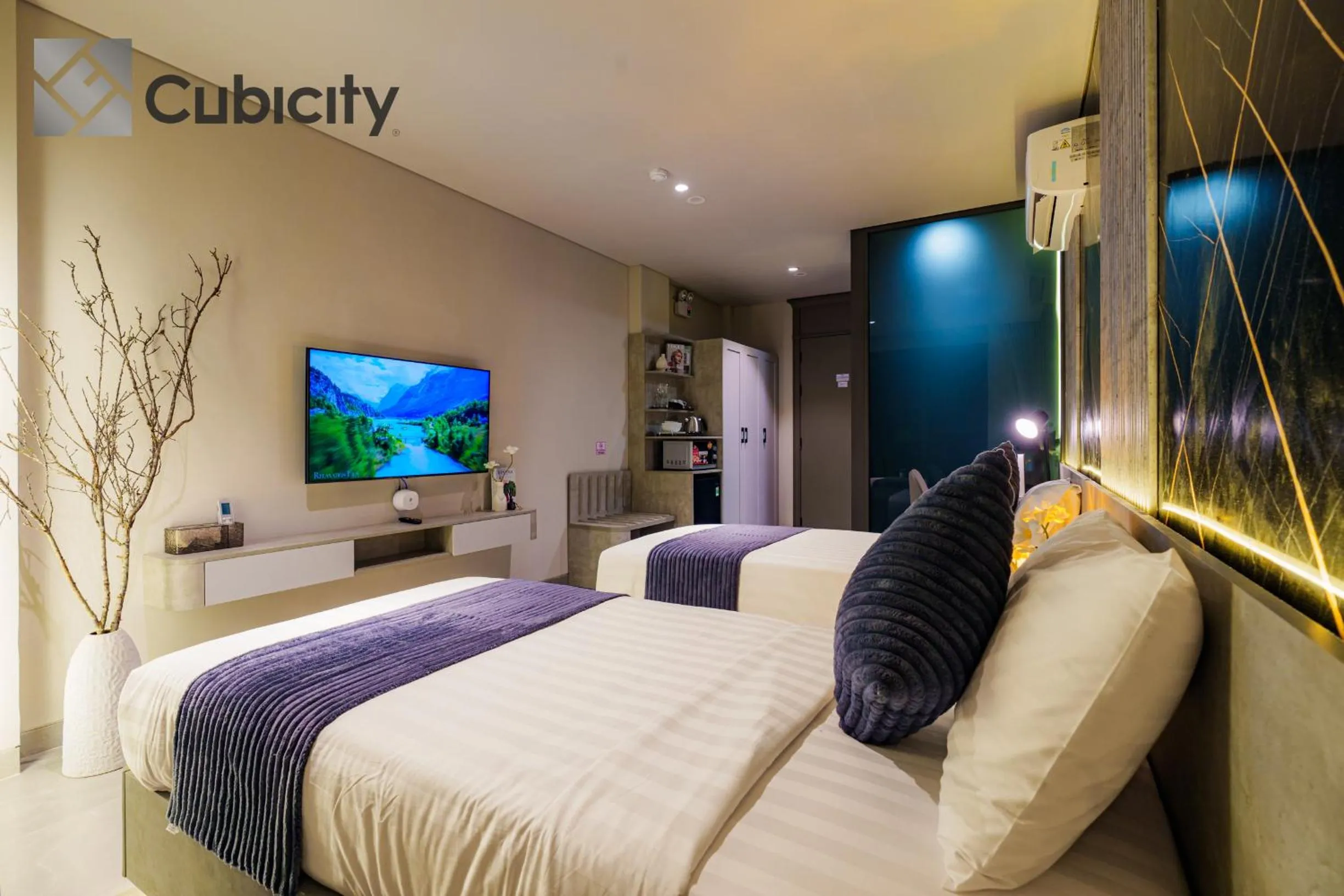 Bed in Cubicity Wall Street House