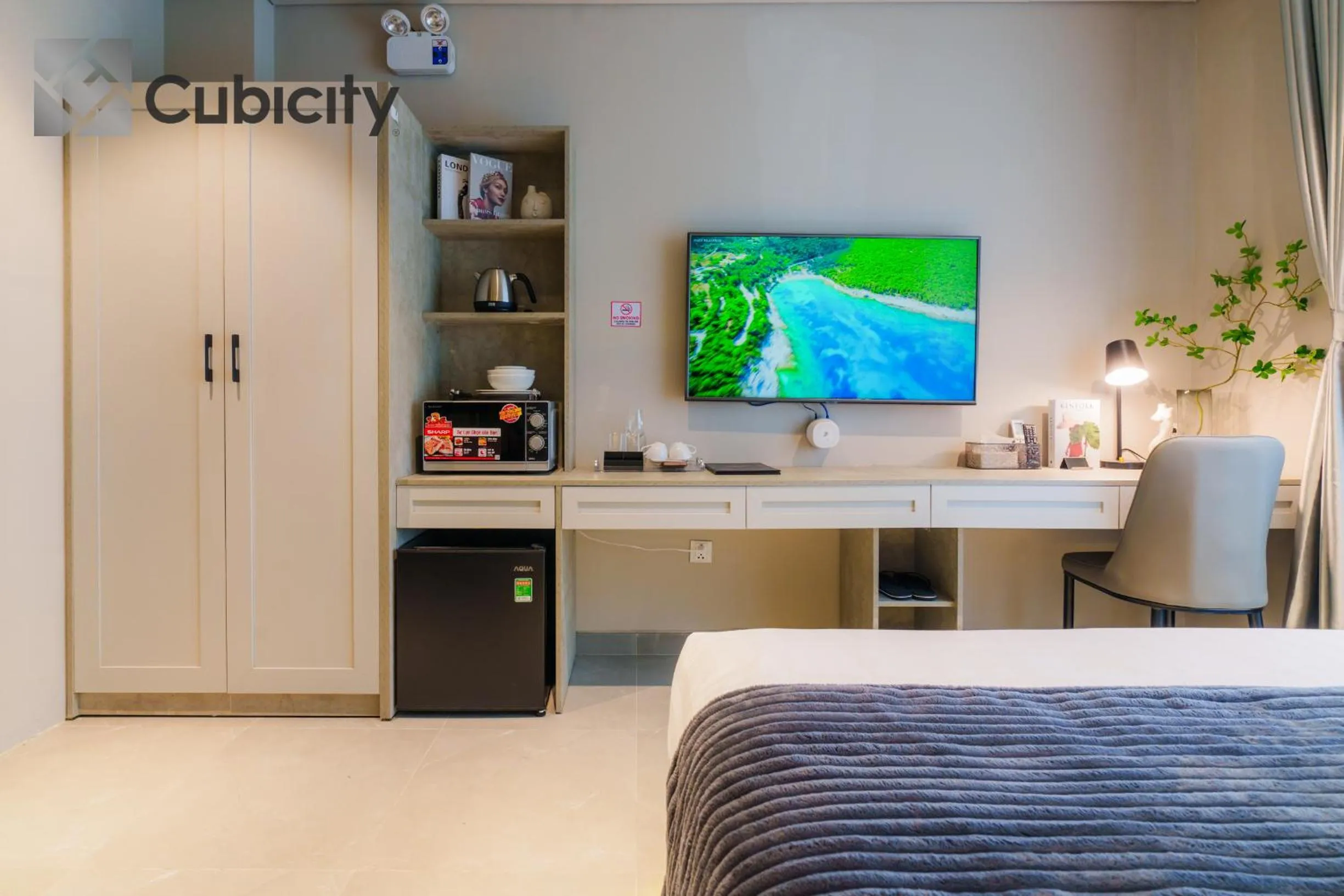 TV and multimedia in Cubicity Wall Street House