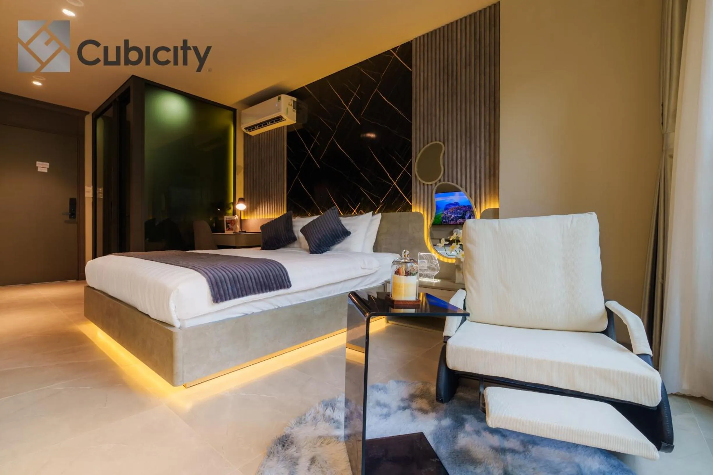 Bed in Cubicity Wall Street House