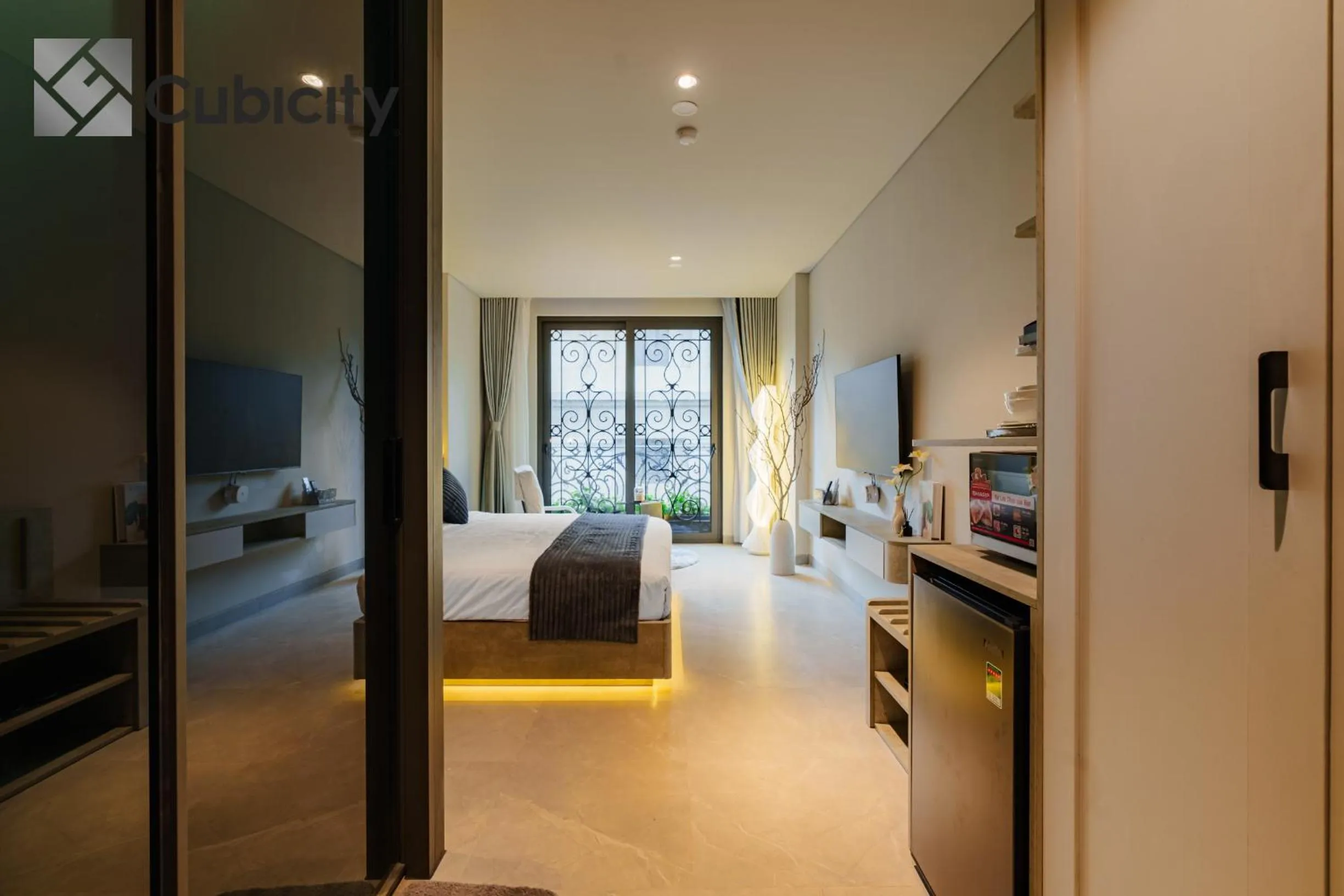 Photo of the whole room, Bed in Cubicity Wall Street House