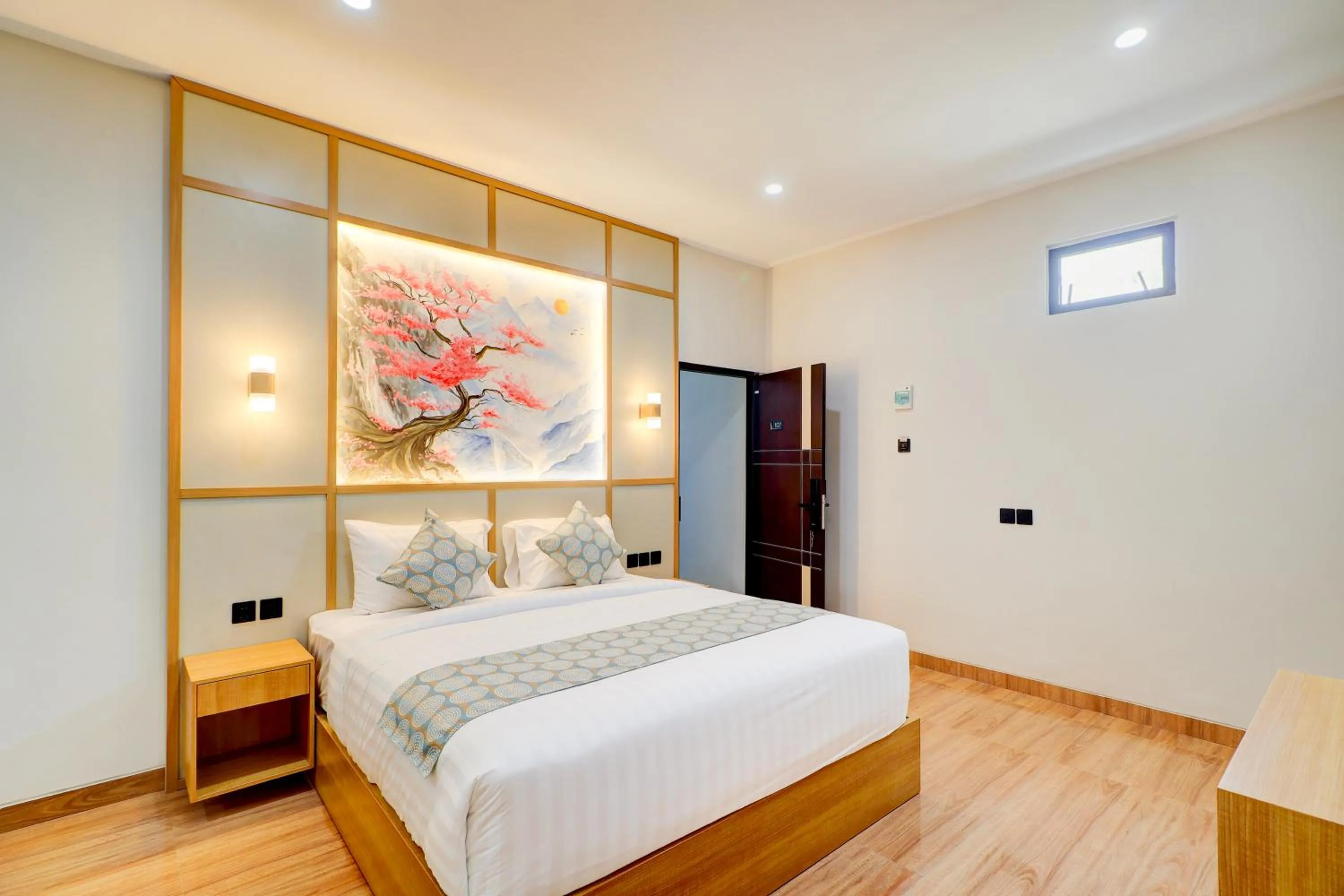 Photo of the whole room, Bed in Collection O Samurai Hotel